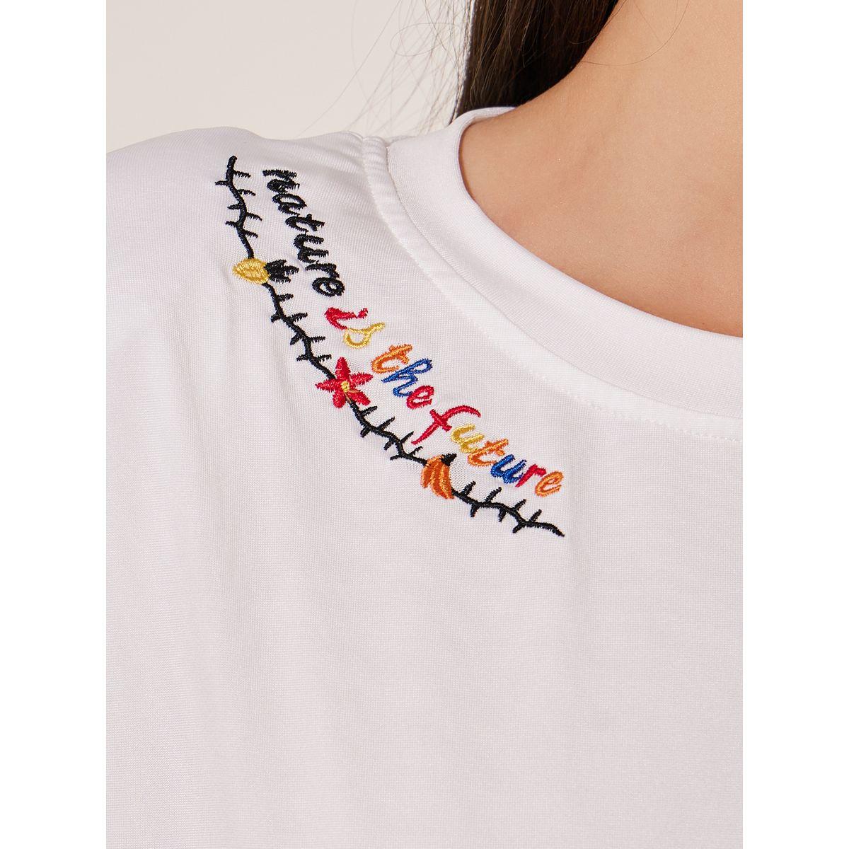 تيشيرت بلا أكمام بياقة دائرية وتفاصيل مُطرّزة-women-clothing-tshirts-image-3