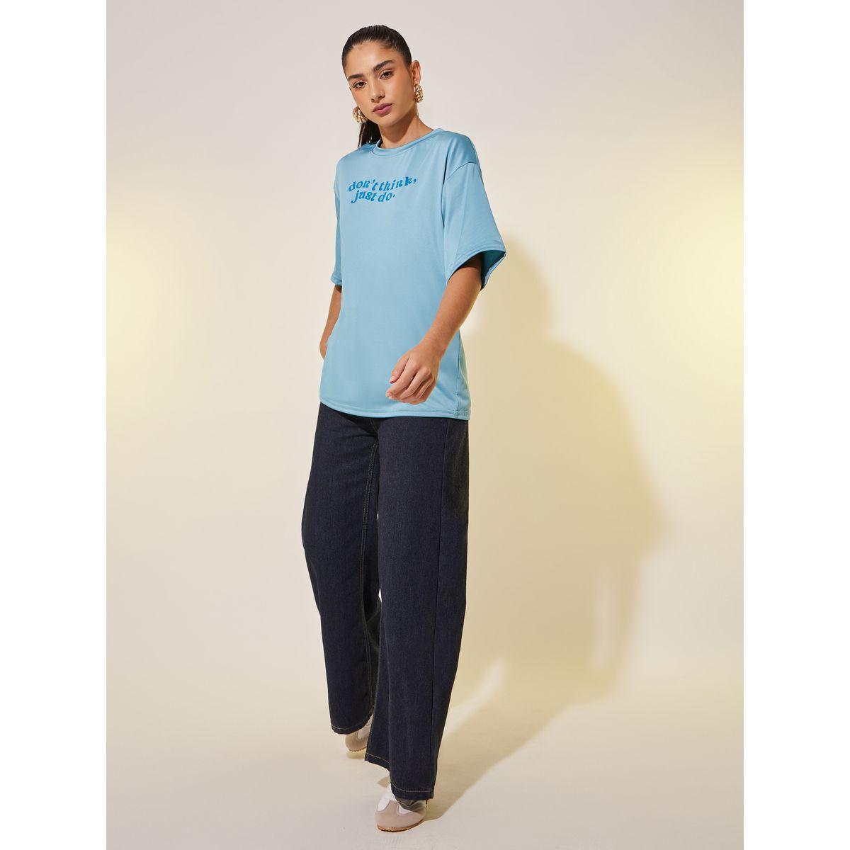 تيشيرت بقصة عادية وياقة دائرية مع طبعة كتابة-women-clothing-tshirts-image-2