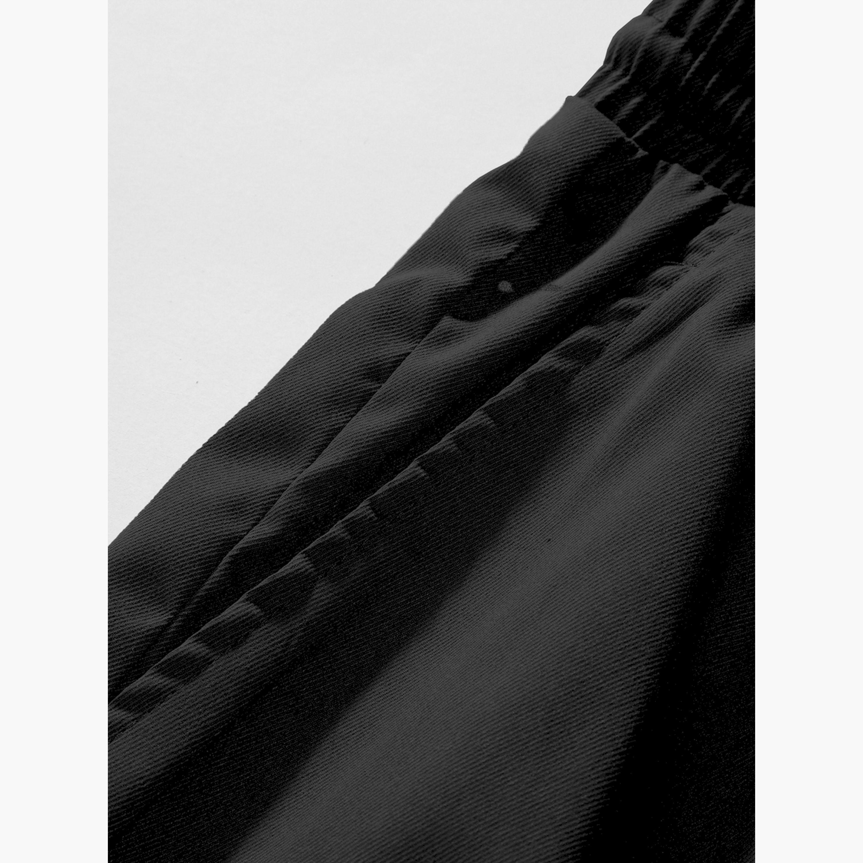 ستايلي - شورت فضفاض مع جيوب-men-clothing-bottoms-shorts-image-4