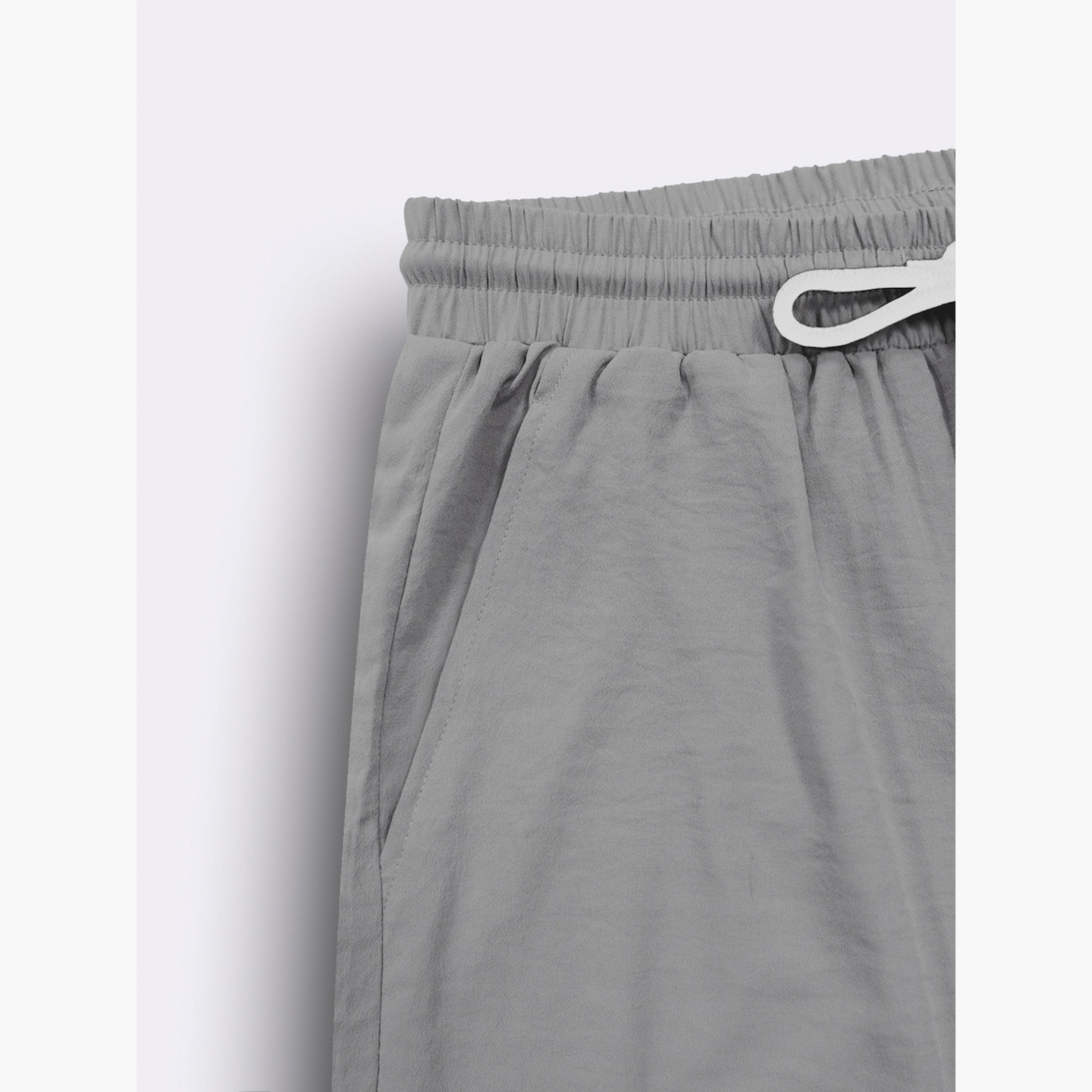 طقم منسق من بنطال وبلوزة سادة بأكمام قصيرة-men-clothing-coordsets-image-5