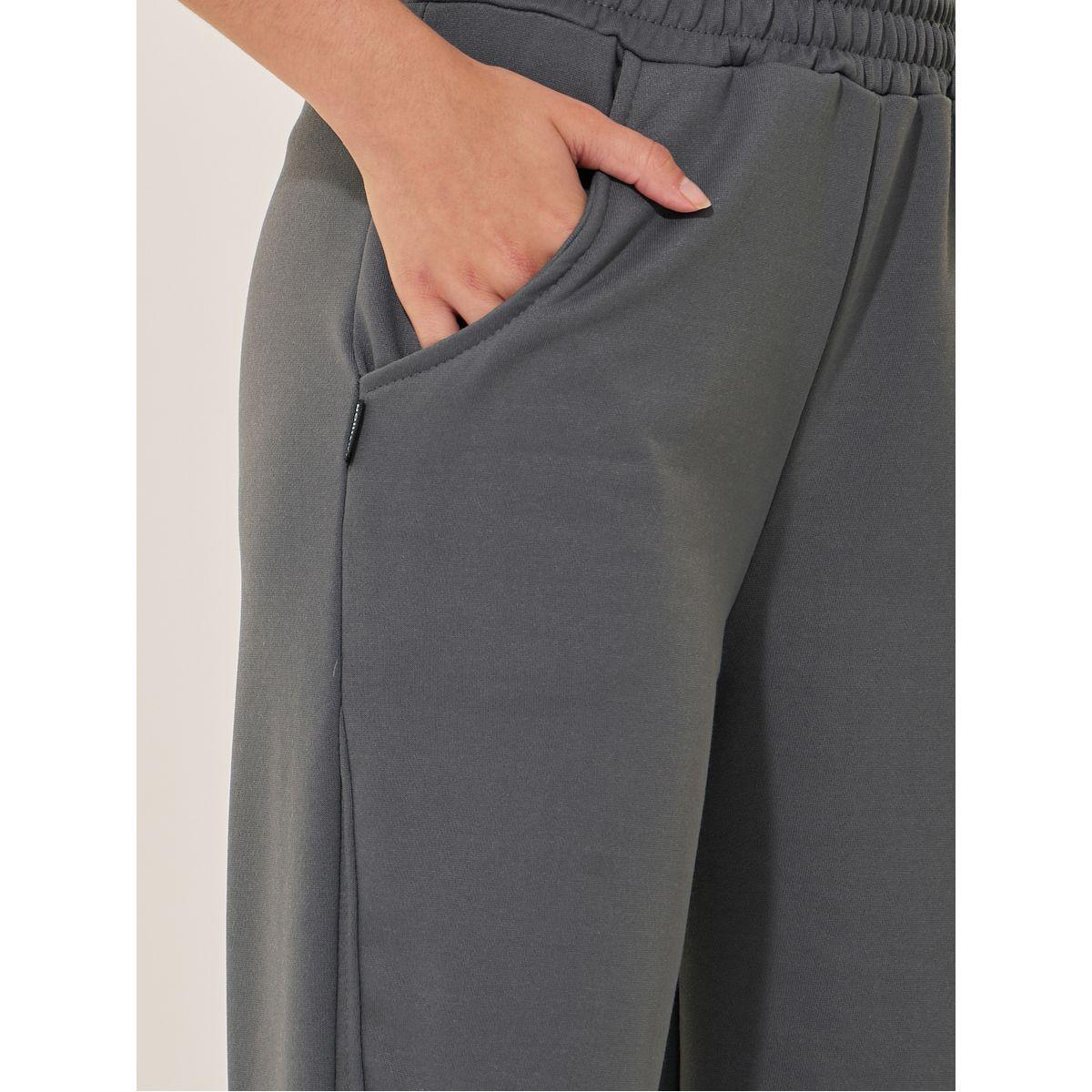Styli Grey Solid Loose Wide Leg Pant-women-clothing-bottoms-trousers-image-3