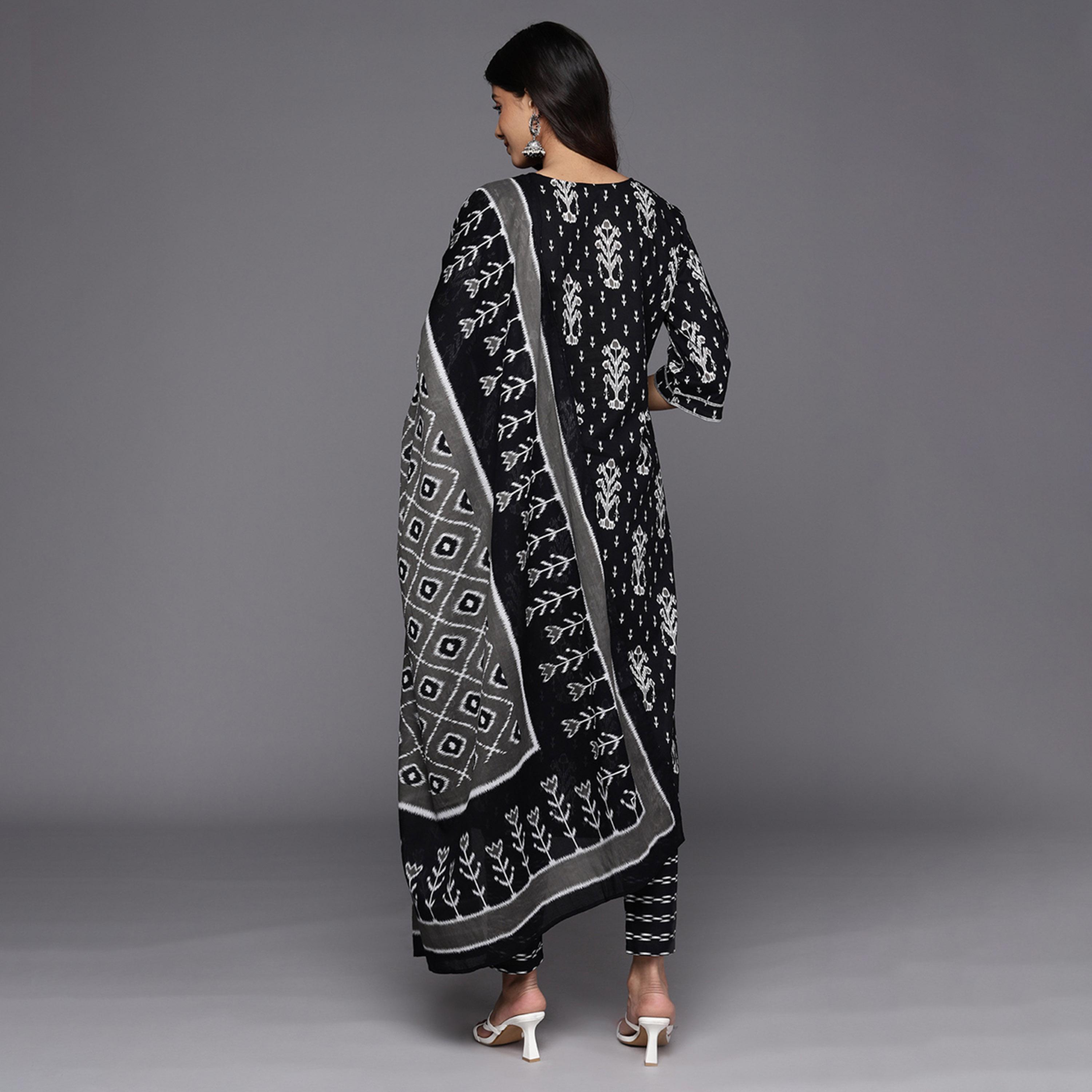 ليباس × ستايلي-  كورتا مطبوعة بالكامل بقصة مستقيمة مع بنطال ووشاح دوباتا-women-clothing-ethnicwear-sareesets-image-3