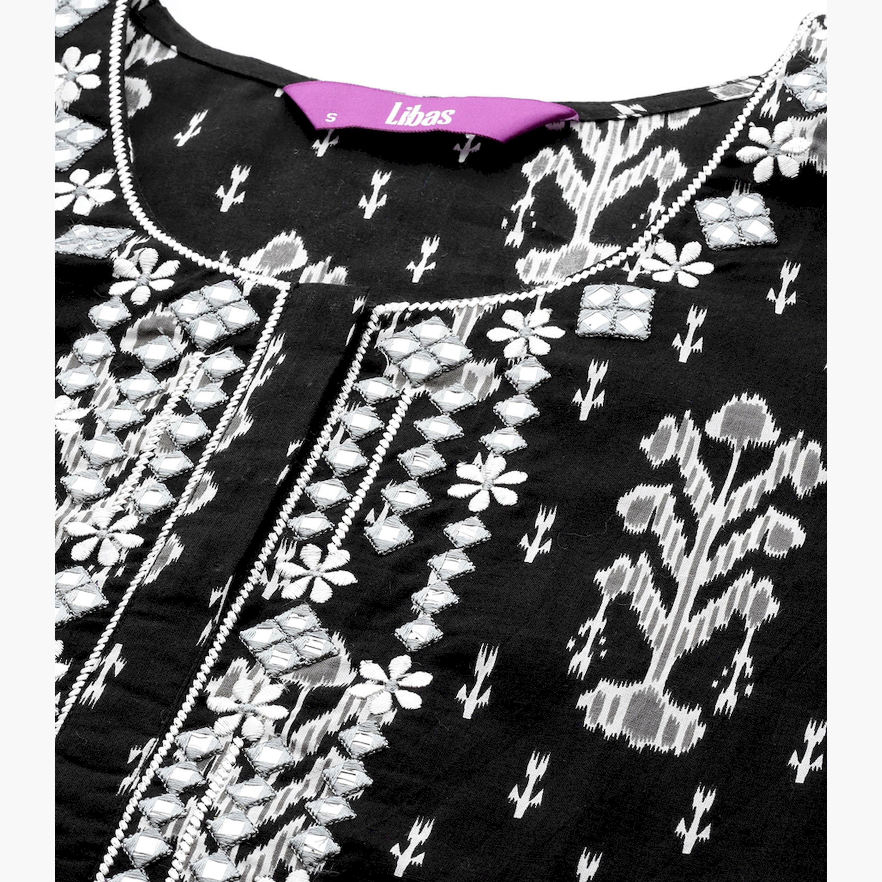 ليباس × ستايلي-  كورتا مطبوعة بالكامل بقصة مستقيمة مع بنطال ووشاح دوباتا-women-clothing-ethnicwear-sareesets-image-4