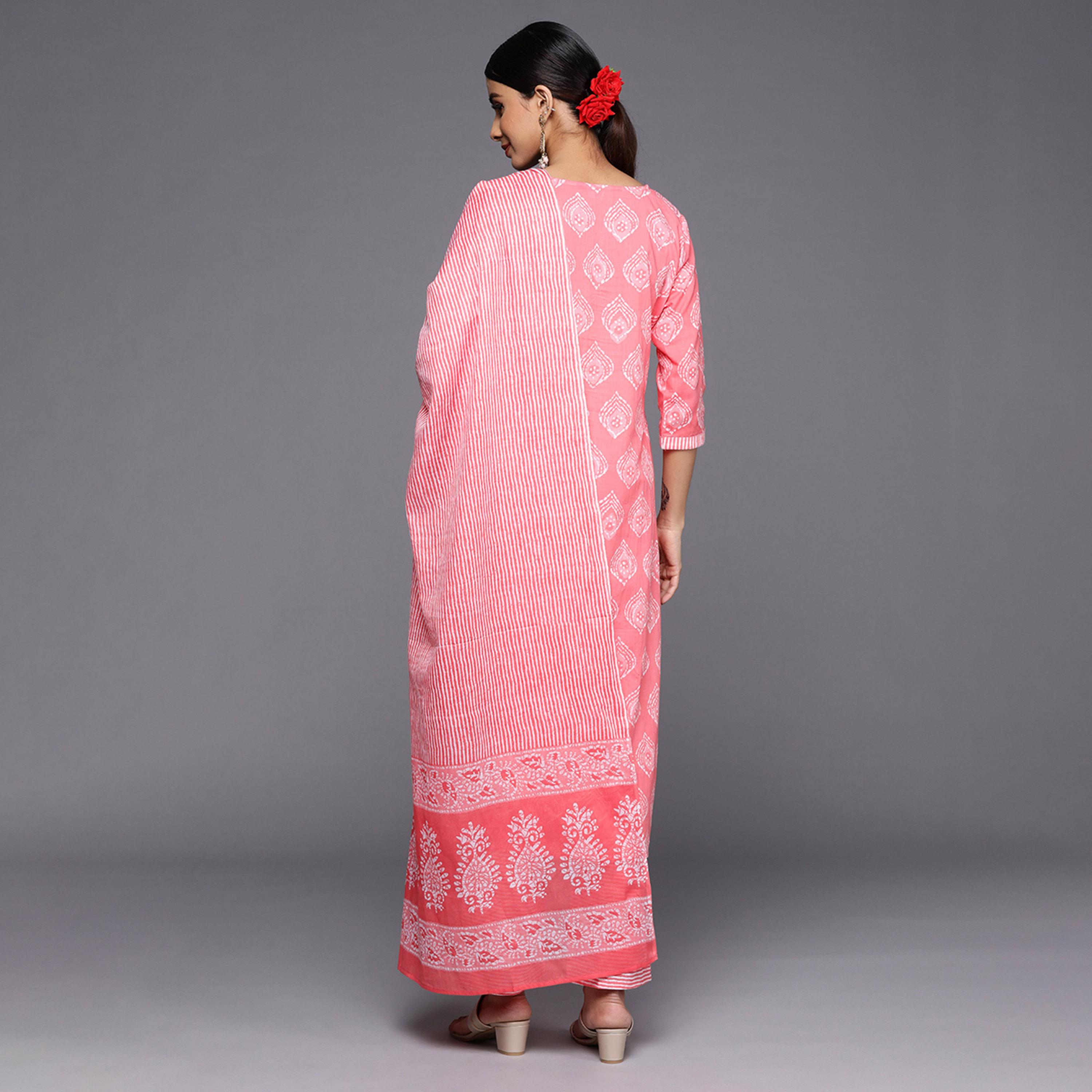 ليباس × ستايلي-  طقم كورتا وبنطال مطبوع بالكامل مع وشاح دوباتا-women-clothing-ethnicwear-sareesets-image-3