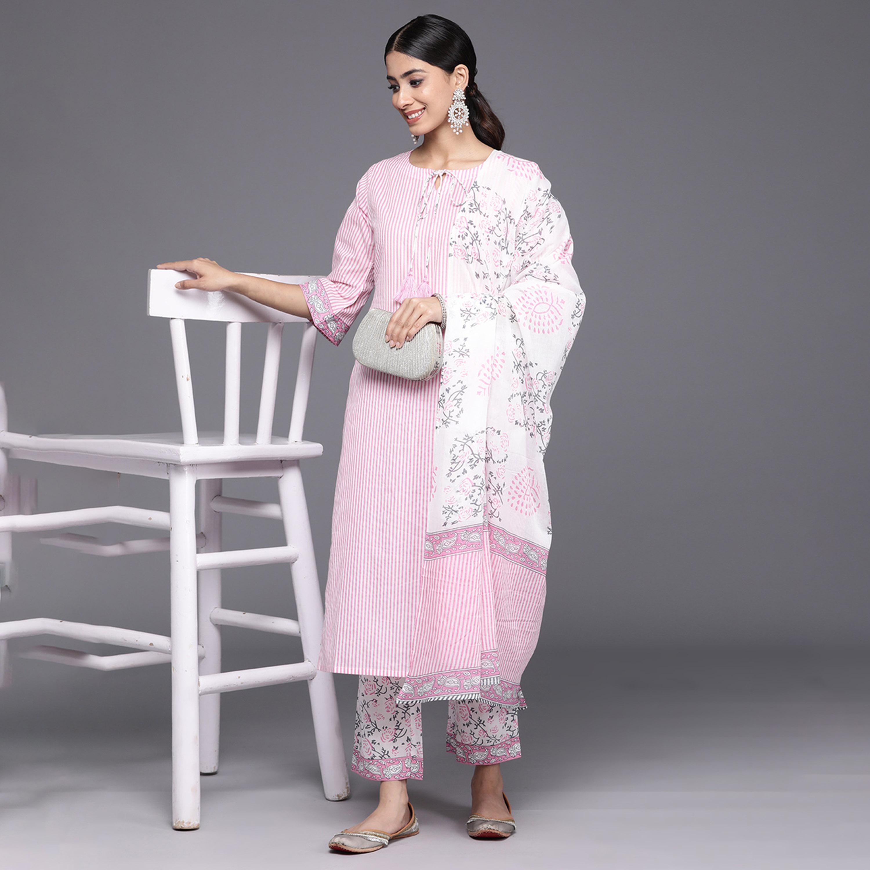 ليباس × ستايلي-  طقم كورتا مطبوع مخططة مع بنطال متوسط ​​الارتفاع ووشاح دوباتا-women-clothing-ethnicwear-sareesets-image-6