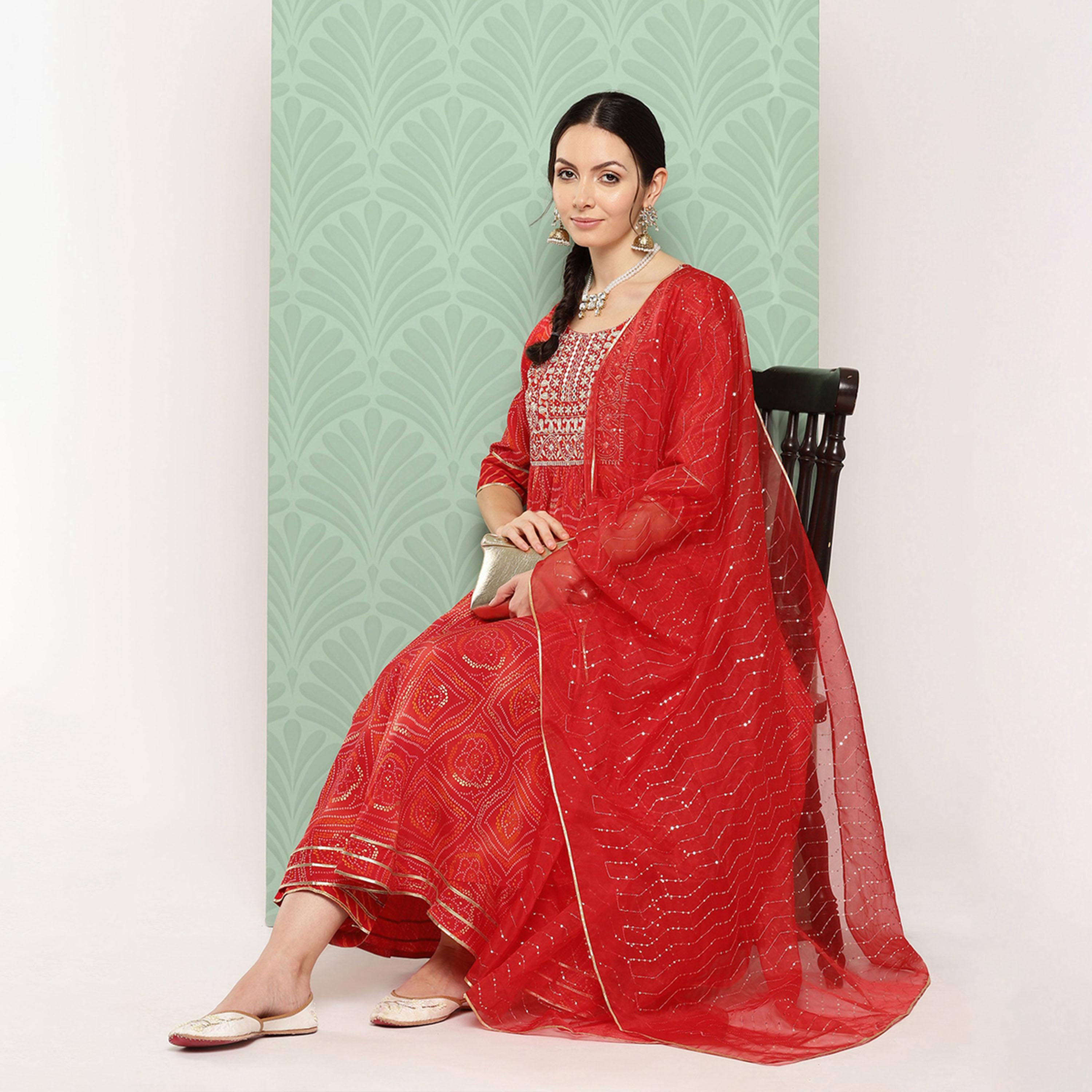 ليباس × ستايلي-  طقم كورتا أناركالي وبنطال متوسط ​​الارتفاع مع وشاح دوباتا الأورجانزا-women-clothing-ethnicwear-sareesets-image-6