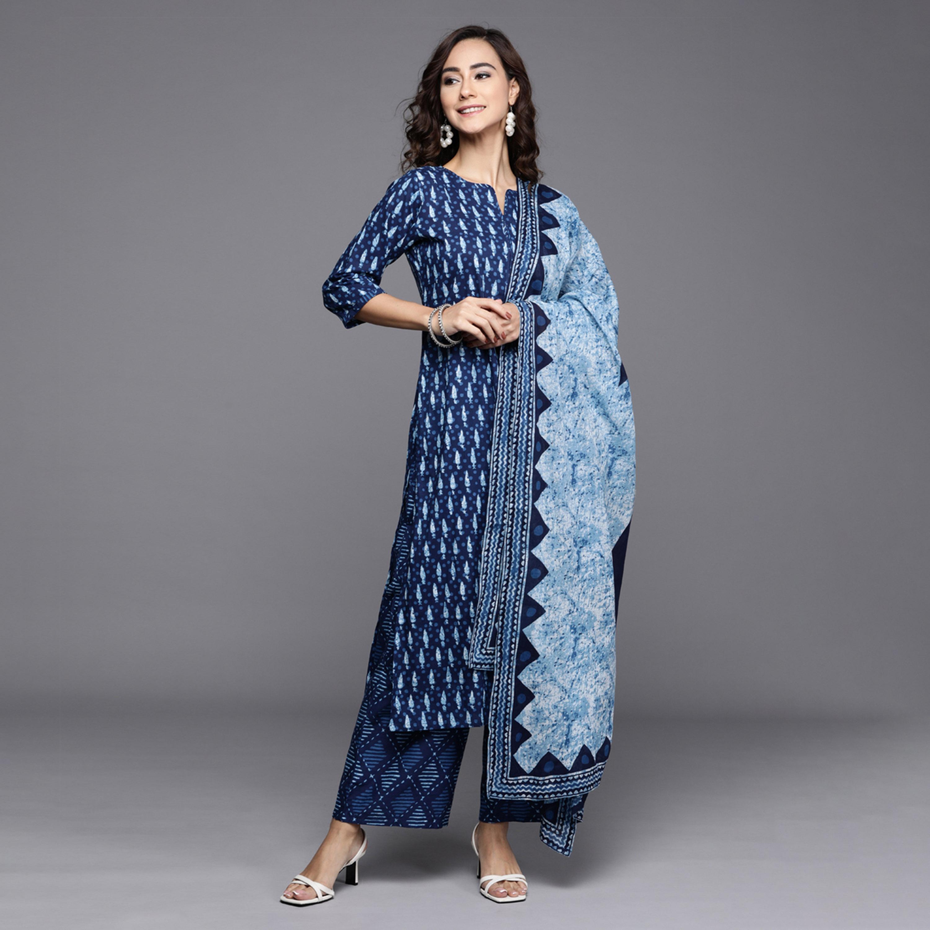 ليباس × ستايلي-  طقم كورتا وبنطال بالازو مطبوع بالكامل مع وشاح دوباتا مطبوعة-women-clothing-ethnicwear-sareesets-image-1