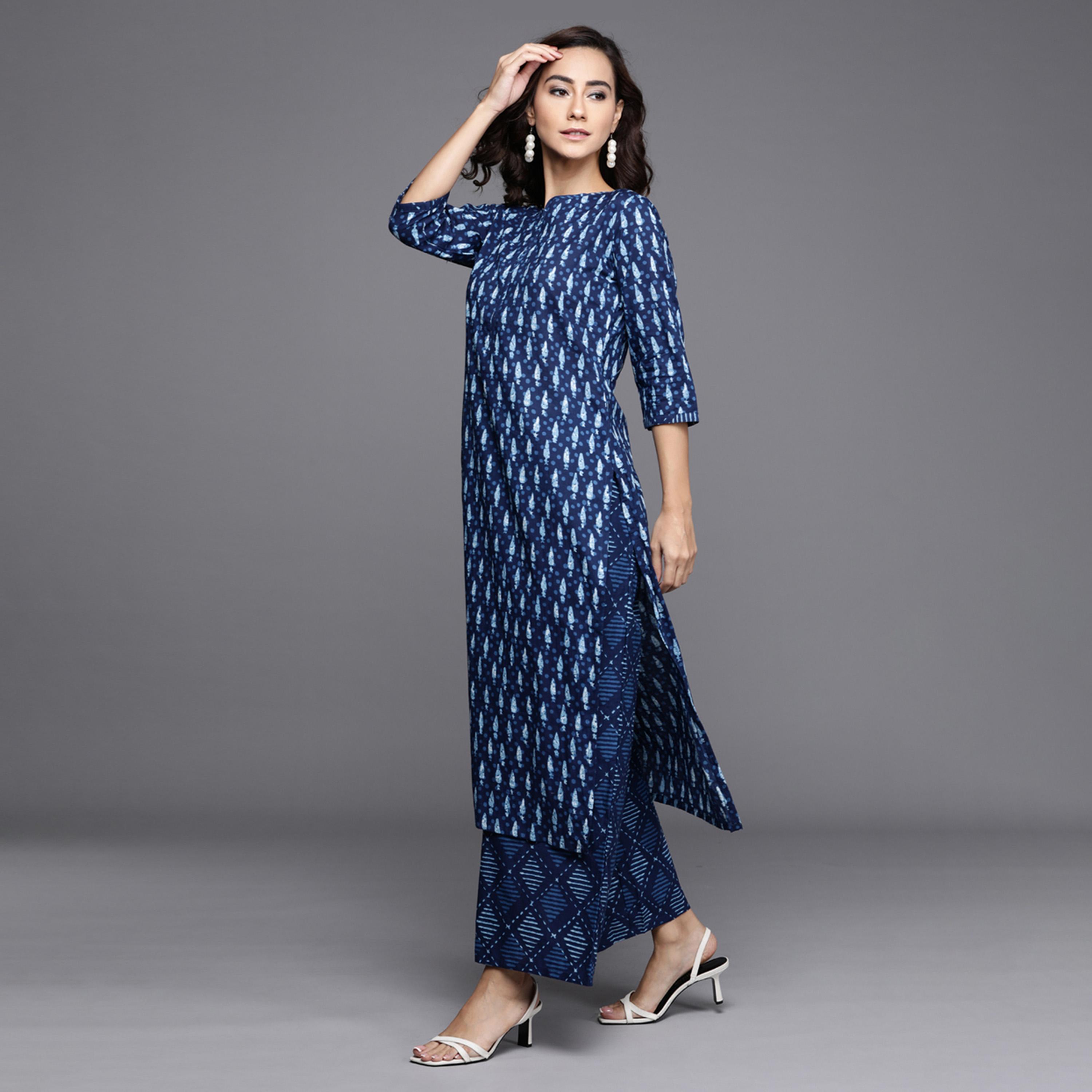 ليباس × ستايلي-  طقم كورتا وبنطال بالازو مطبوع بالكامل مع وشاح دوباتا مطبوعة-women-clothing-ethnicwear-sareesets-image-2