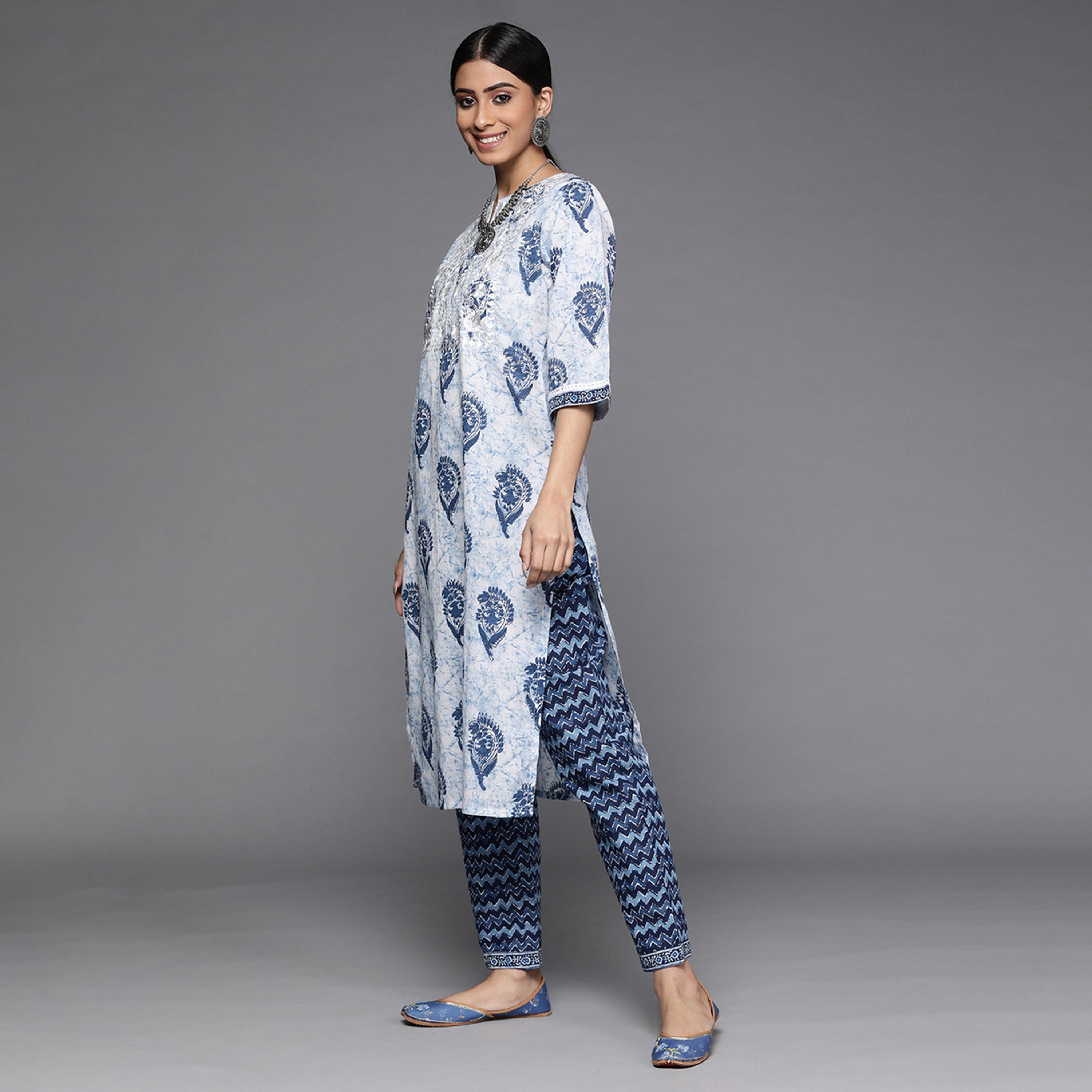 ليباس × ستايلي-  طقم كورتا وبنطال مطبوع بالكامل مع وشاح دوباتا-women-clothing-ethnicwear-sareesets-image-3