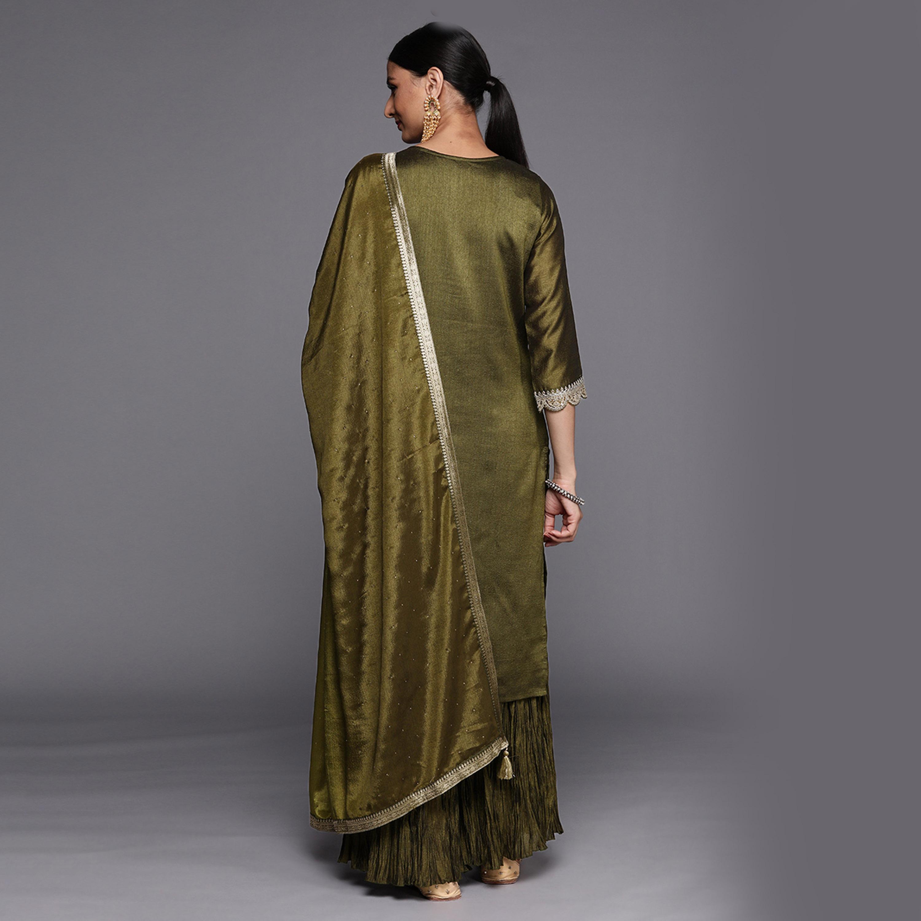 ليباس × ستايلي-  طقم كورتا شرارة بتفاصيل من الدانتيل الحريري مع وشاح دوباتا مطرز-women-clothing-ethnicwear-sareesets-image-4