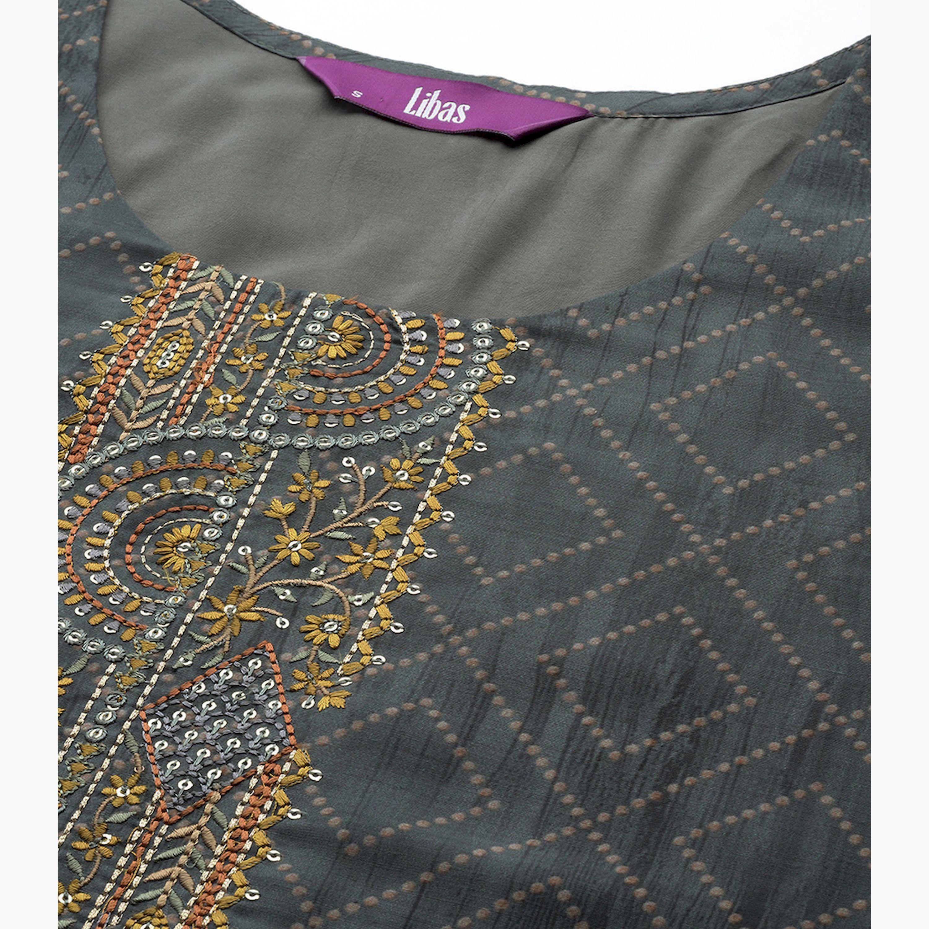 Libas X Styli Silk Embroidered Kurta with Solid Trousers and Printed Dupatta Set-women-clothing-ethnicwear-sareesets-image-4