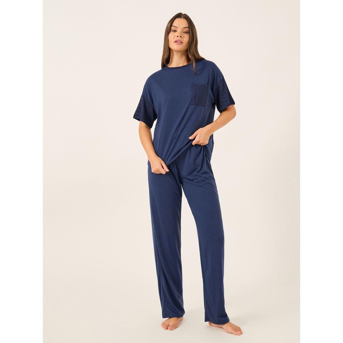 طقم بيجاما من بنطال وتيشيرت بأكمام شيفلي-women-clothing-nightwear-pyjamas-longsets-image-1