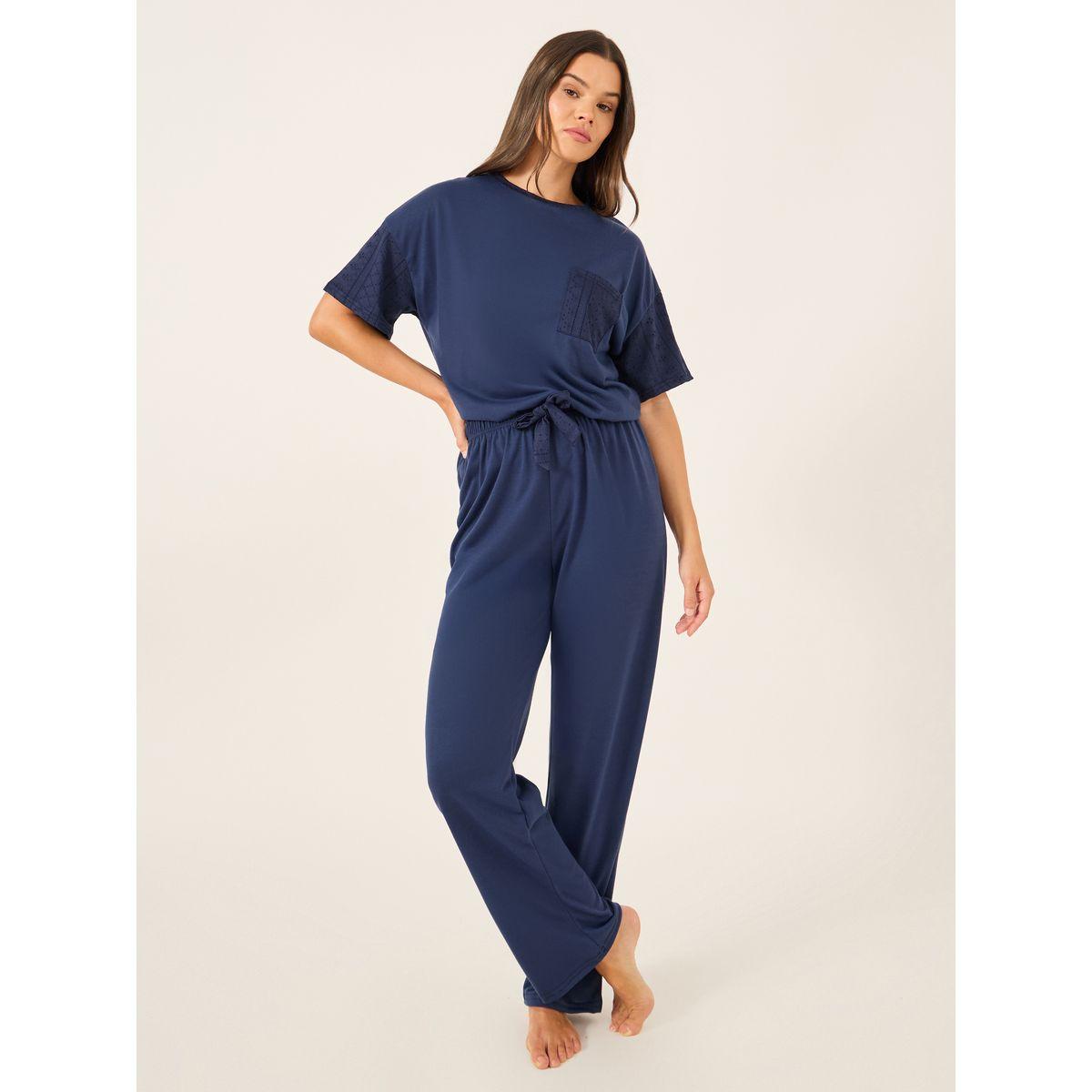 طقم بيجاما من بنطال وتيشيرت بأكمام شيفلي-women-clothing-nightwear-pyjamas-longsets-image-2