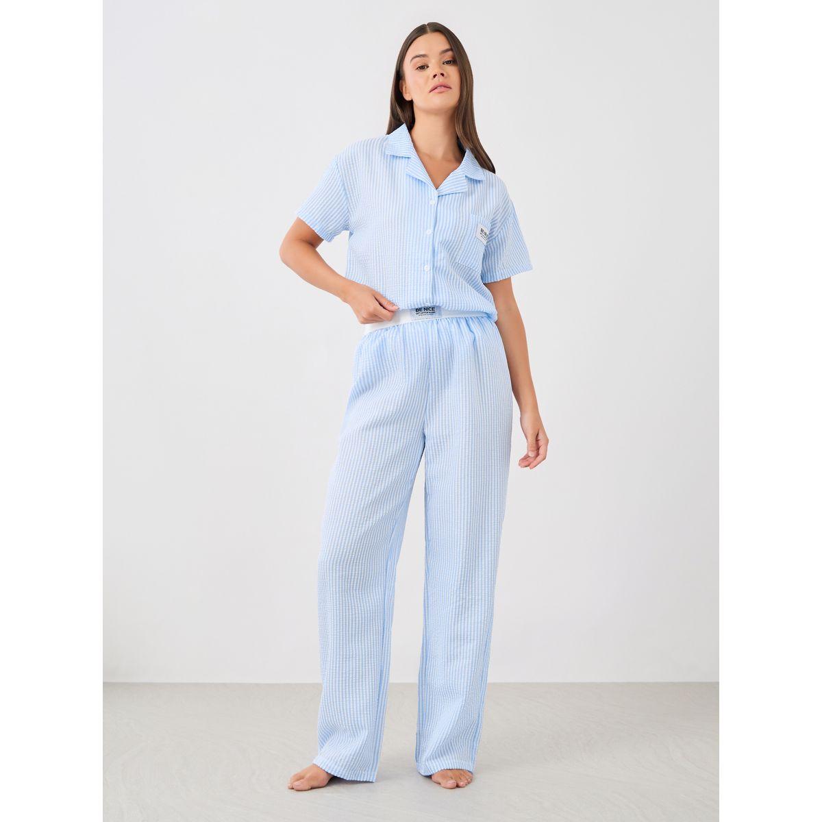 طقم من بنطال بيجاما وبلوزة مخططة بأكمام قصيرة-women-clothing-nightwear-pyjamas-longsets-image-3