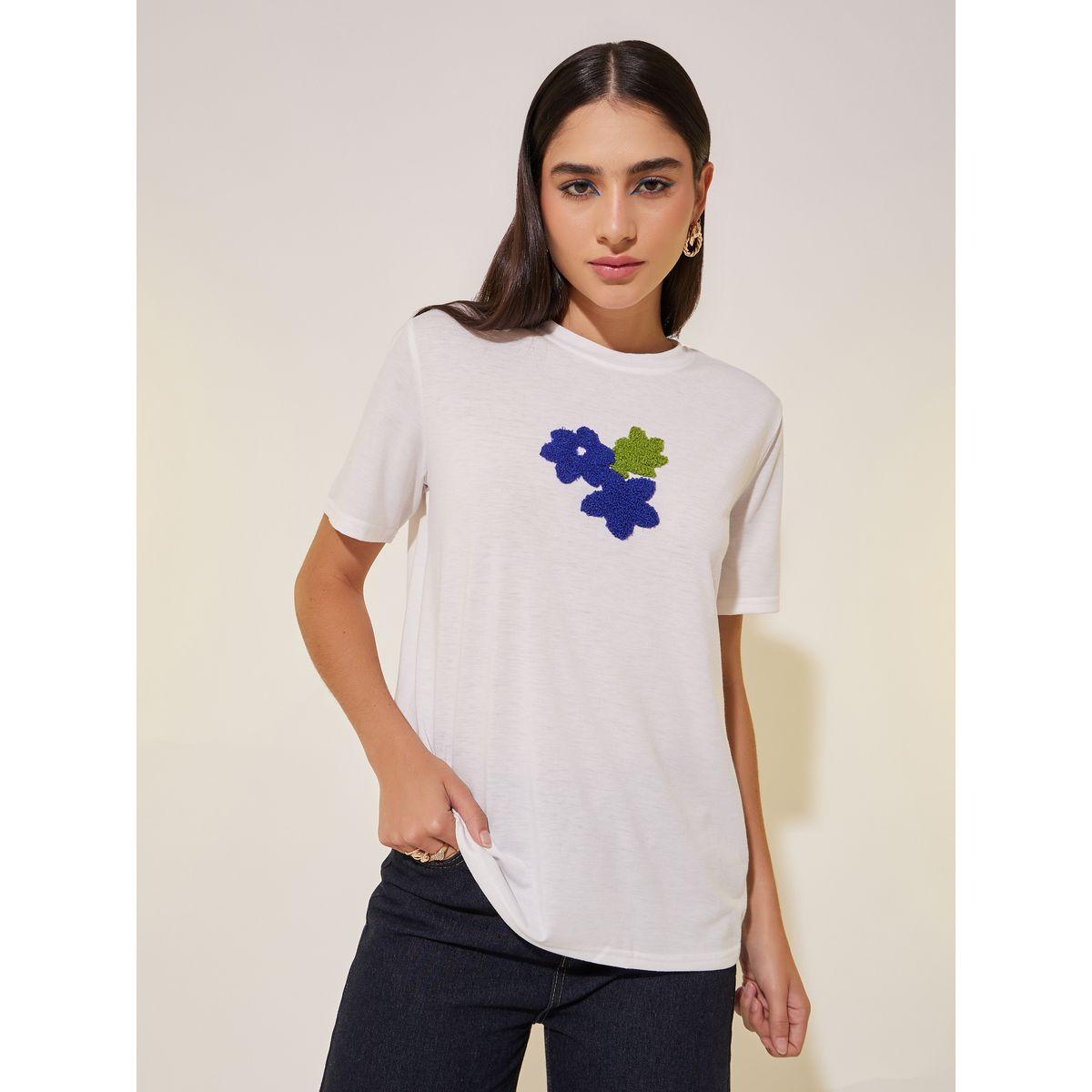 Styli Front Floral Embroidery Detail T-Shirt-women-clothing-tshirts-image-3