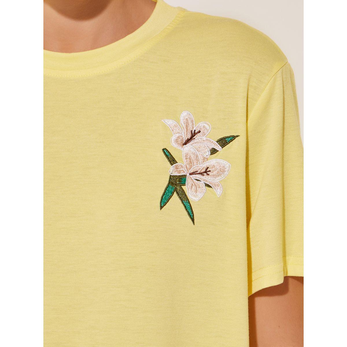 Styli Floral Embroidery Detail Short Sleeves T-Shirt-women-clothing-tshirts-image-4