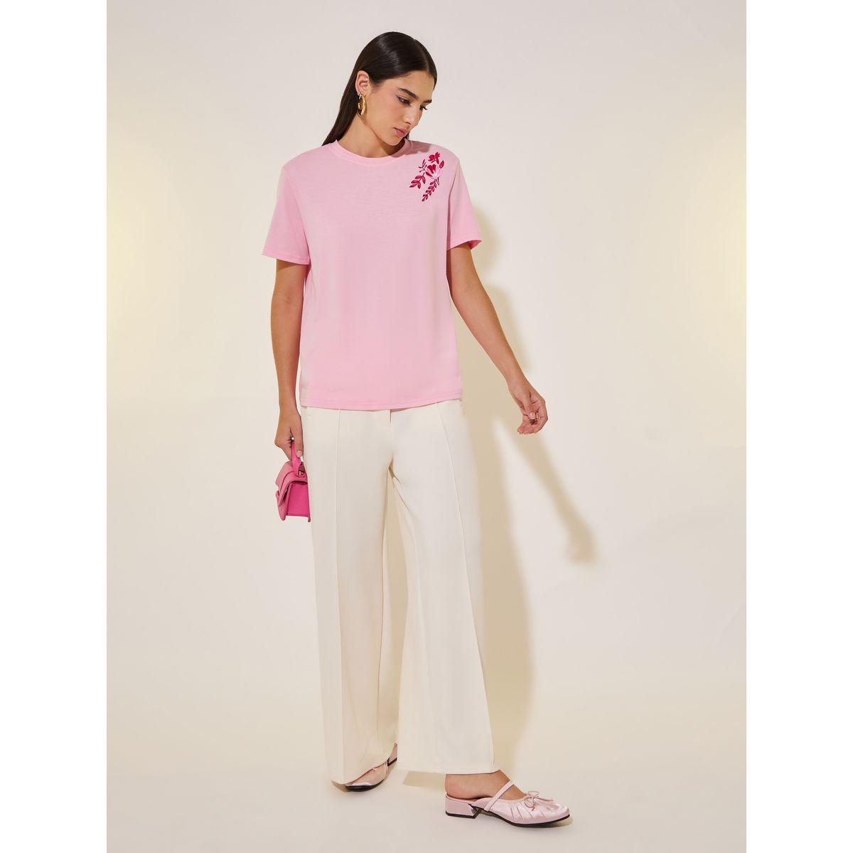 تيشيرت بلا أكمام مع زهور مُطرّزة-women-clothing-tshirts-image-2