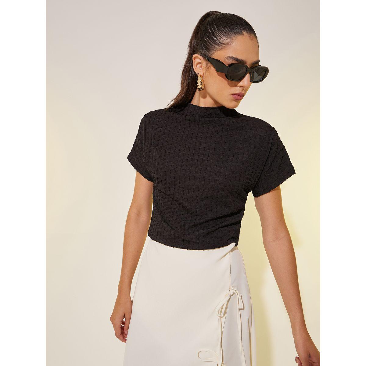 تيشيرت بقصة عادية وياقة عالية-women-clothing-tshirts-image-1