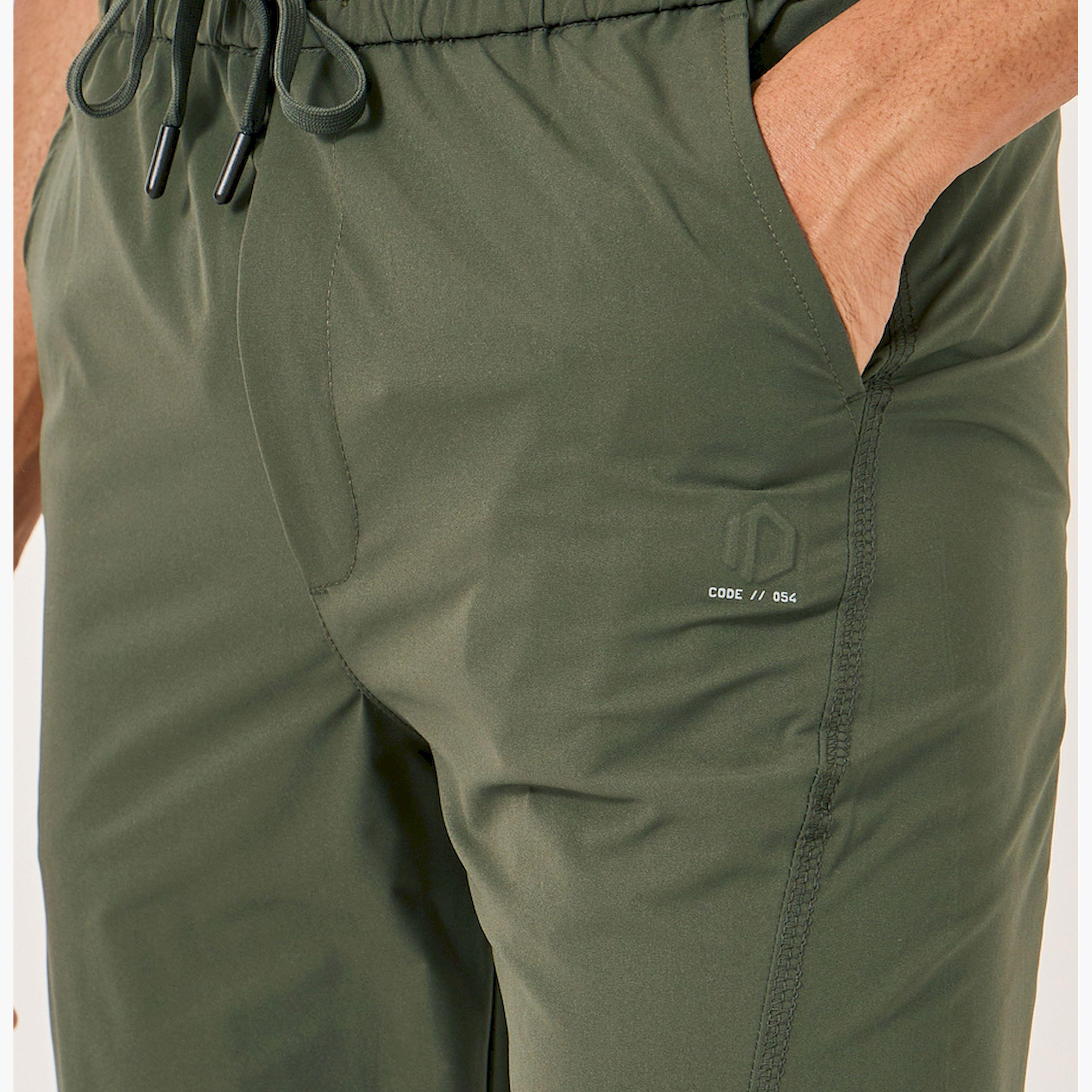 Fort Collins x Styli Men Solid Drawstring Waist Straight Leg Pants-men-clothing-bottoms-joggers-image-3