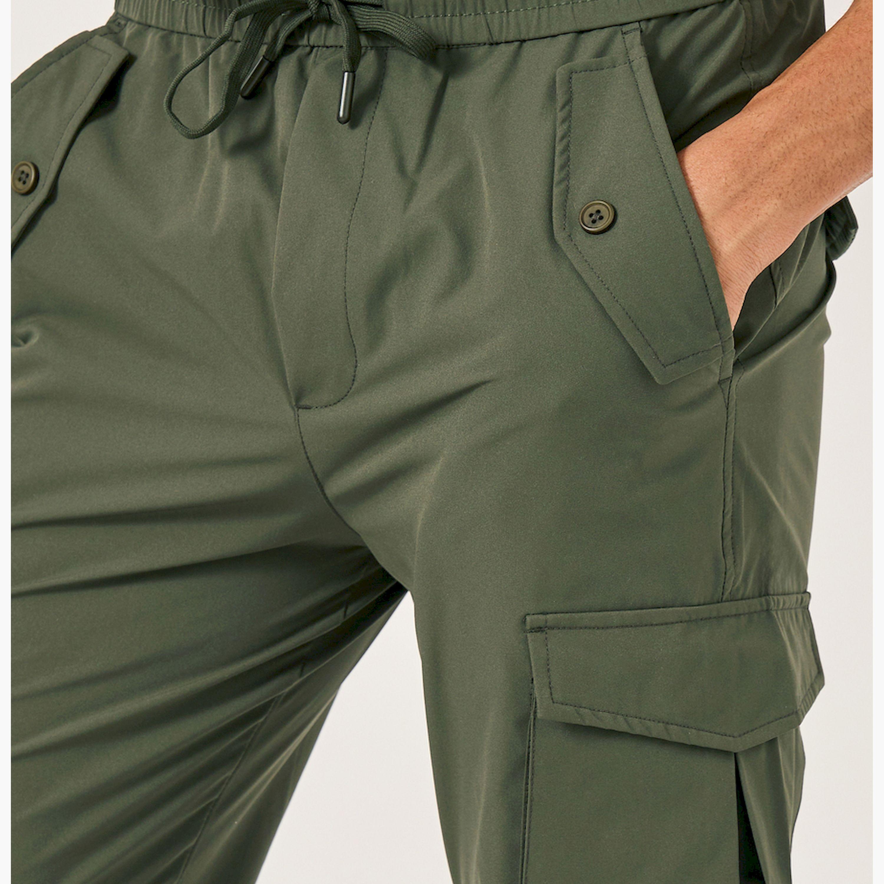 Fort Collins x Styli Men Solid Straight Leg Cargo Pants-men-clothing-bottoms-joggers-image-3