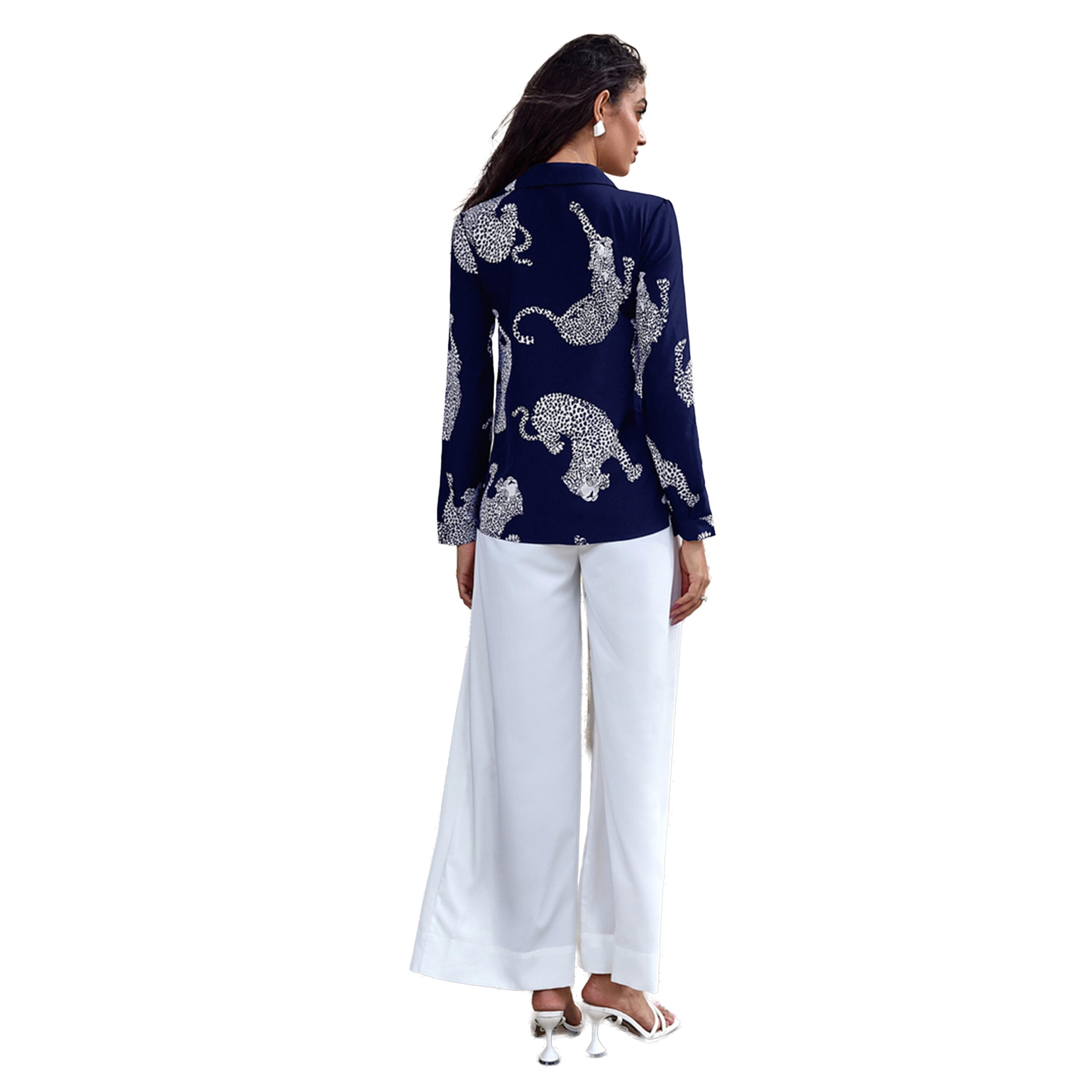 بلوزة بطبعة جرافيك وتفاصيل مُرقعة بدانتيل-women-clothing-shirtsandblouses-shirts-image-1