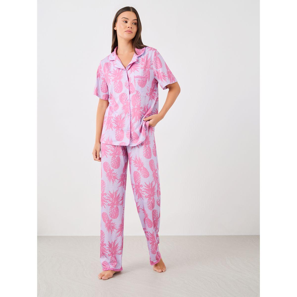 طقم بيجاما من بنطال وبلوزة بطبعات كاملة-women-clothing-nightwear-pyjamas-longsets-image-2