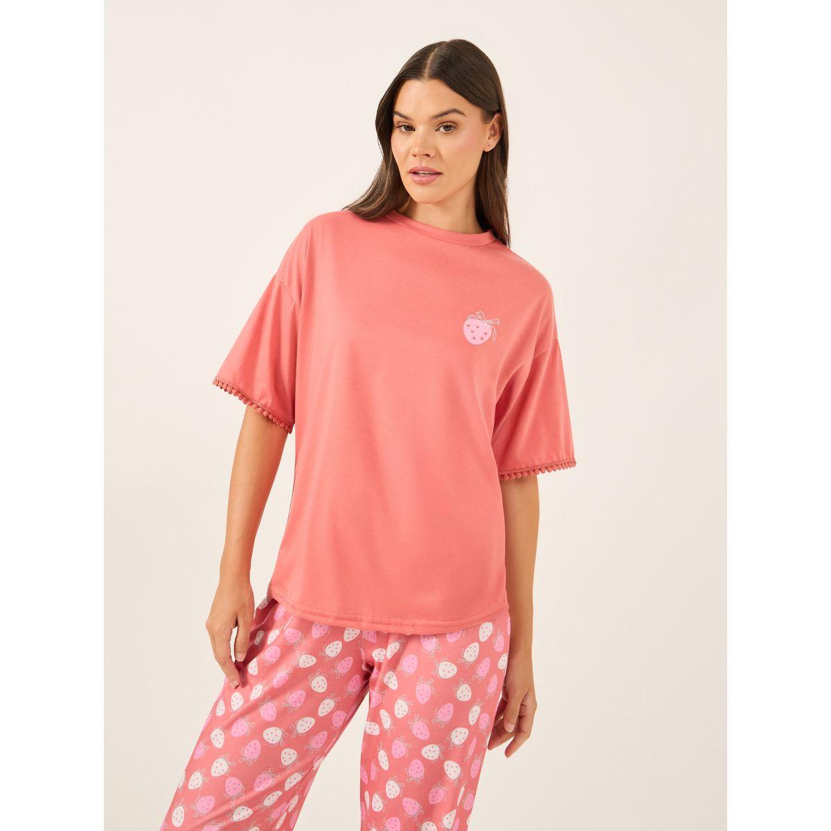 طقم بيجاما من بنطال وتيشيرت بطبعة جرافيك-women-clothing-nightwear-pyjamas-longsets-image-3