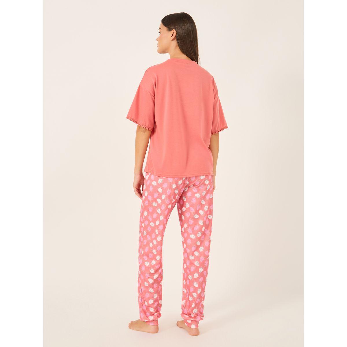 طقم بيجاما من بنطال وتيشيرت بطبعة جرافيك-women-clothing-nightwear-pyjamas-longsets-image-5