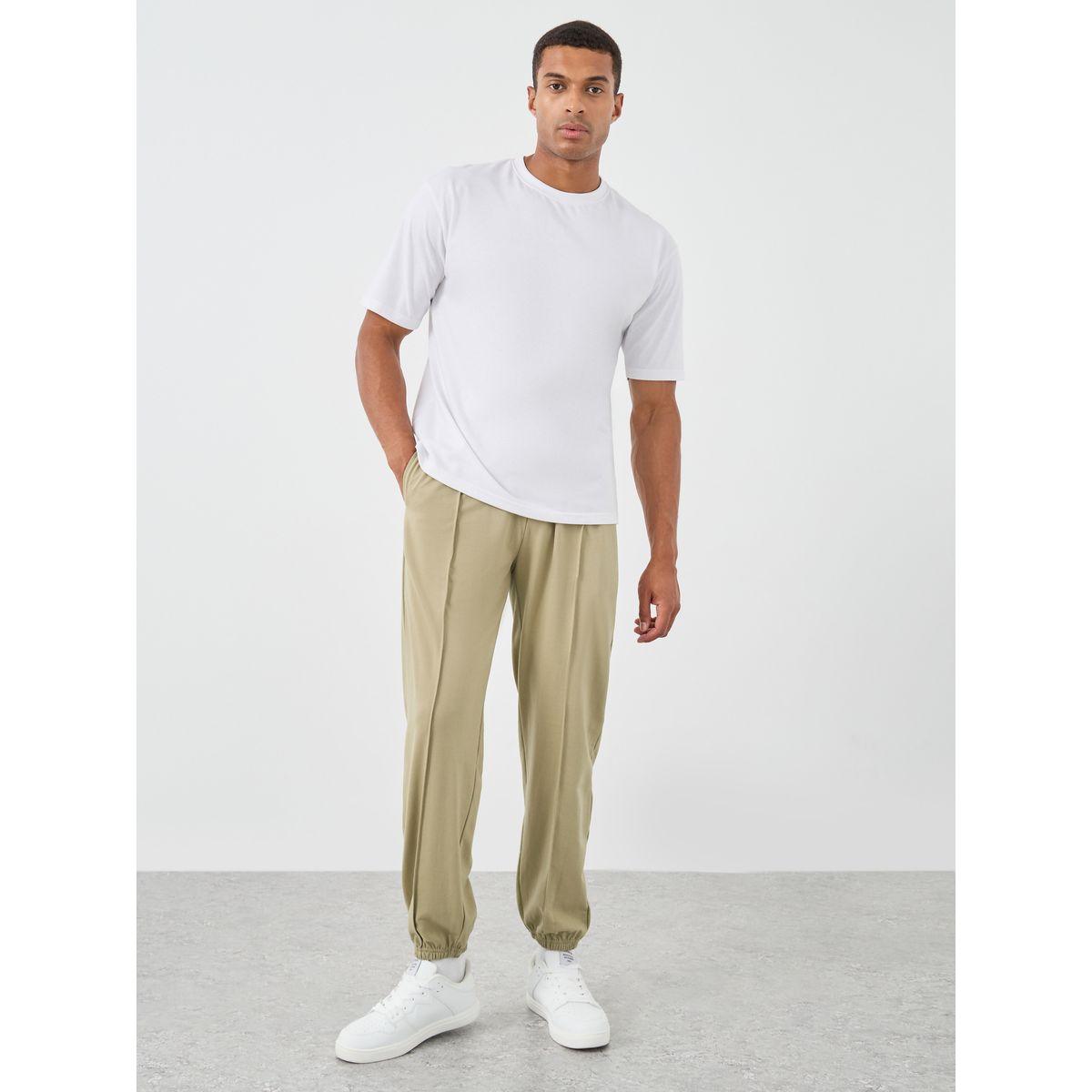 جوغر بقصة مريحة وحزوز-men-clothing-bottoms-joggers-image-2
