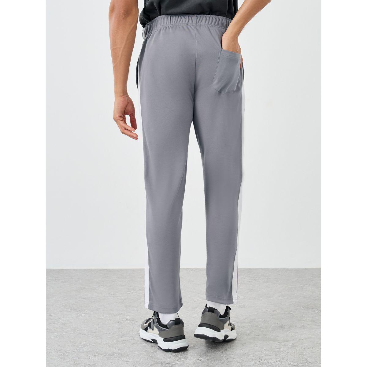 جوغر بقصة مريحة مع تفاصيل شريط جانبي-men-clothing-bottoms-joggers-image-4