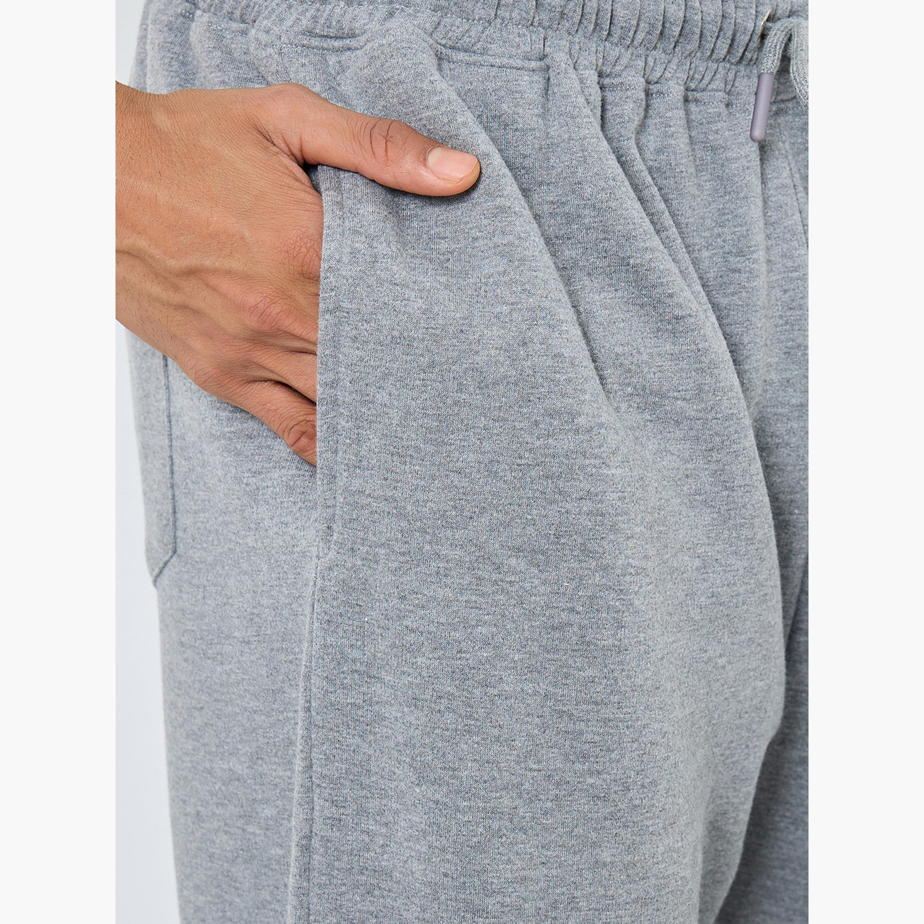 ستايلي - بنطال رياضي رجالي رمادي مقاس كبير اوفر سايز  برباط-men-clothing-bottoms-joggers-image-4