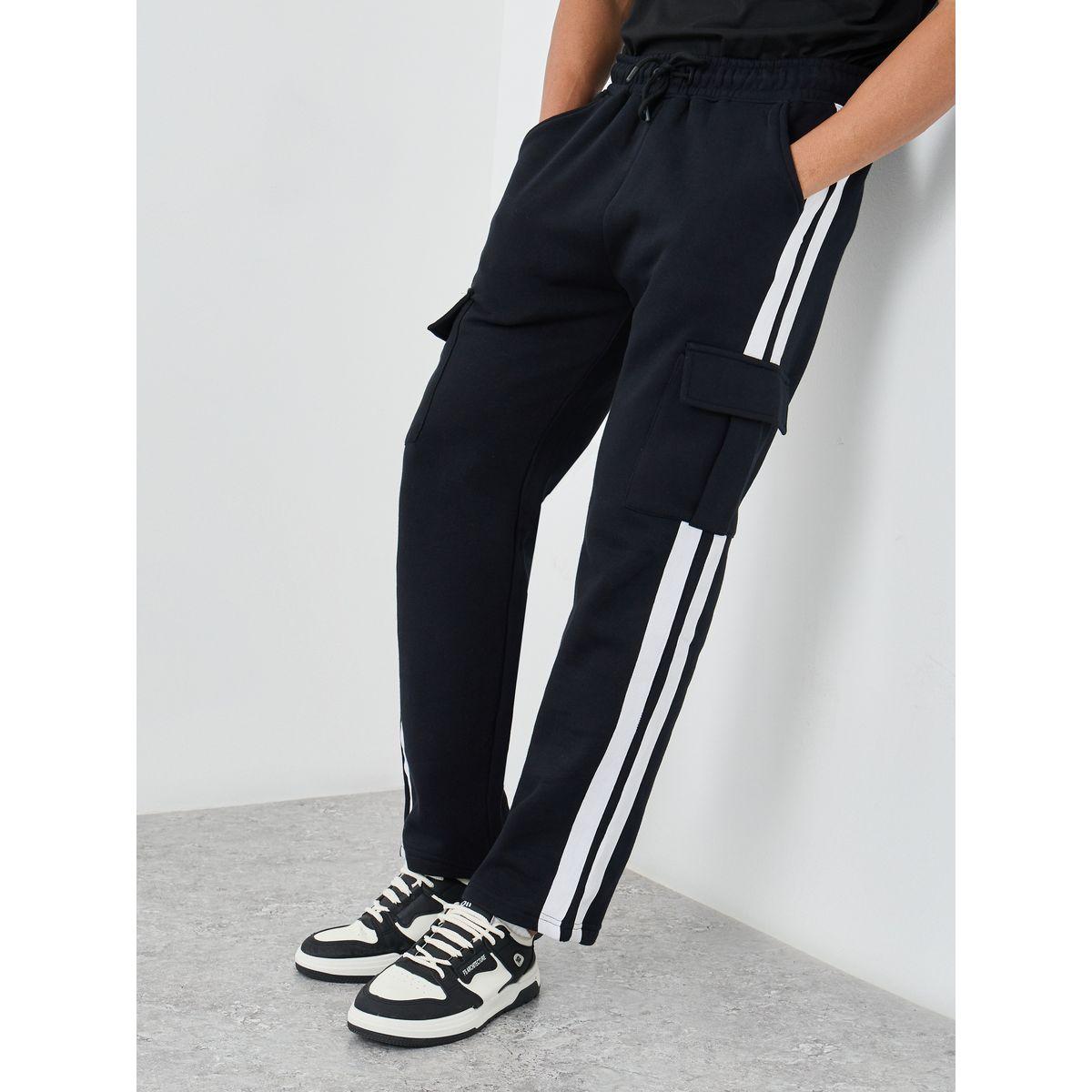 جوغر فضفاض بتفاصيل جيوب كارجو-men-clothing-bottoms-joggers-image-1