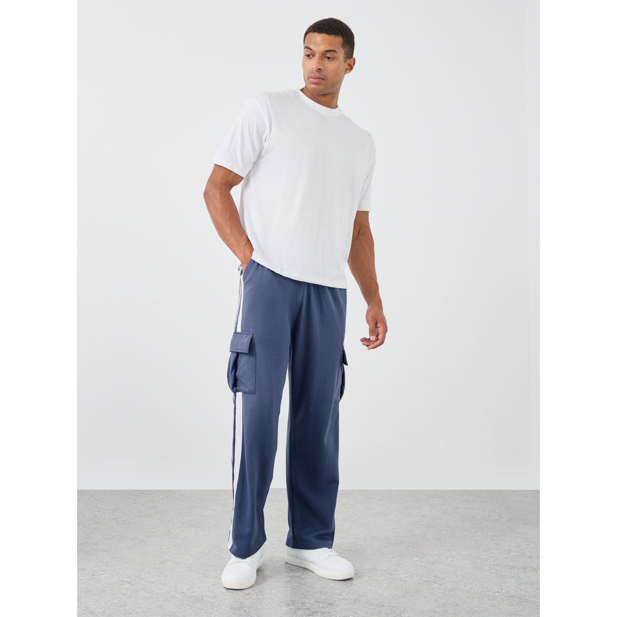 جوغر مخطط بقصة فضفاضة مع جيوب كارجو-men-clothing-bottoms-joggers-image-2