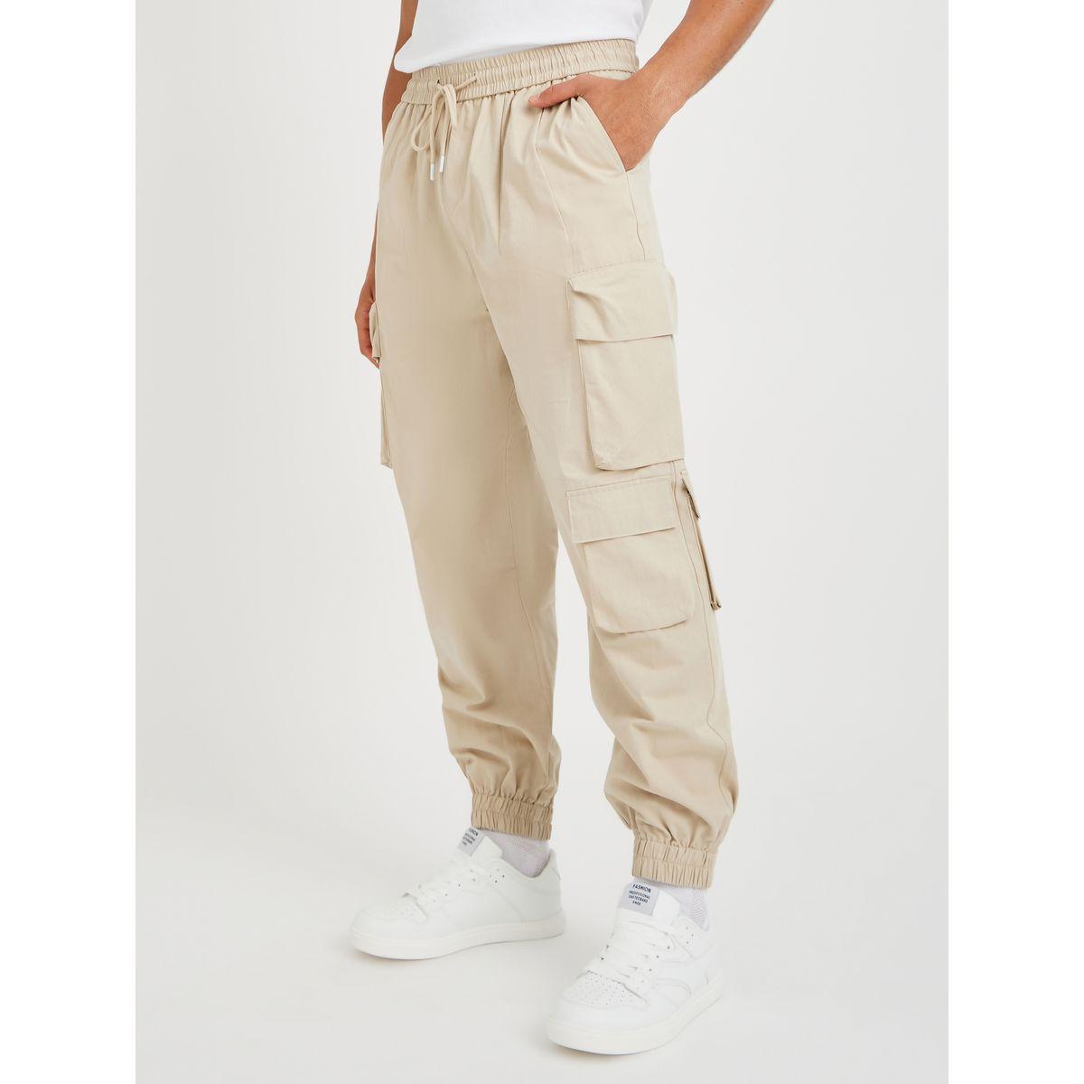 بنطال جوغر بقصة مريحة مع تفاصيل جيوب-men-clothing-bottoms-joggers-image-1