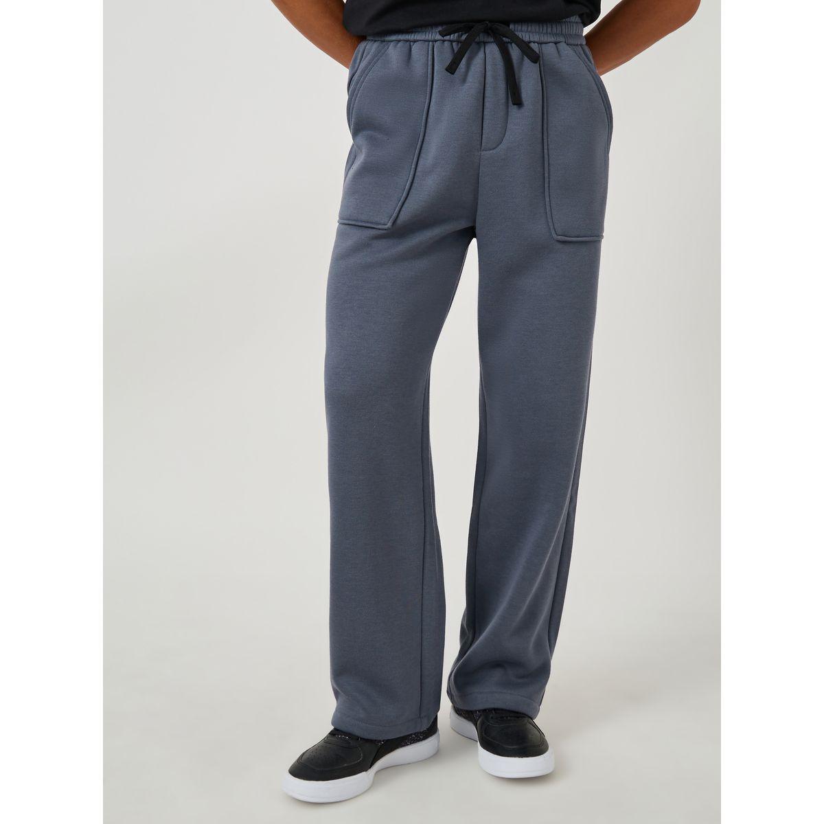جوغر فضفاض بحافة مفتوحة وتفاصيل جيب-men-clothing-bottoms-joggers-image-1