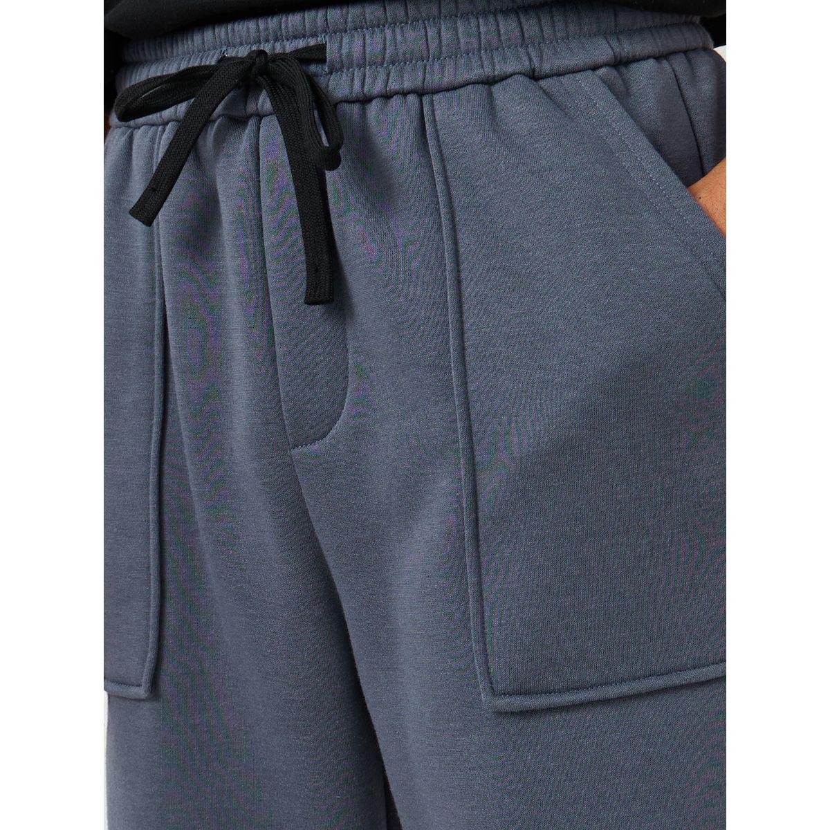 جوغر فضفاض بحافة مفتوحة وتفاصيل جيب-men-clothing-bottoms-joggers-image-3