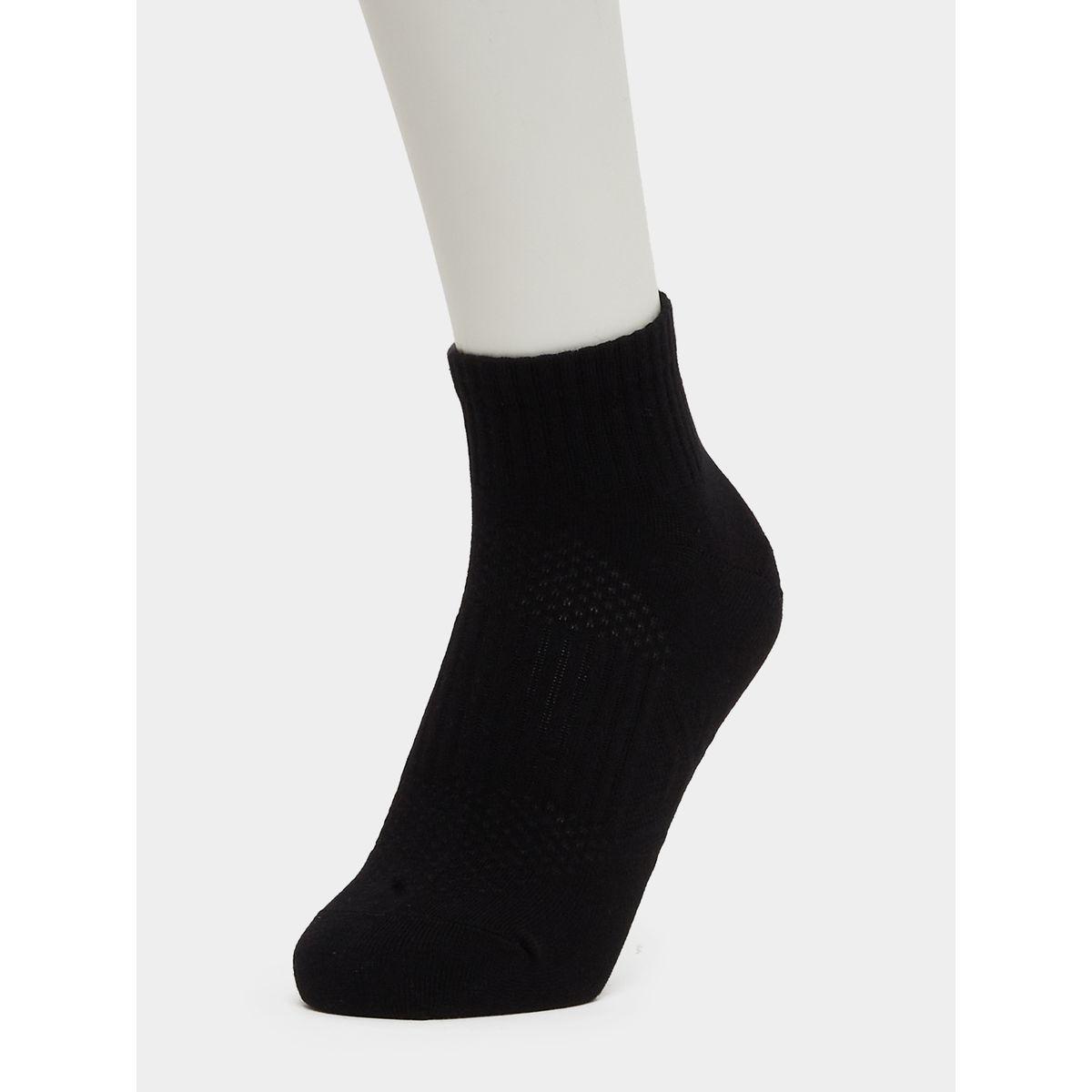 مجموعة من 4 جوارب كاحل مضلعة-men-socks-image-2