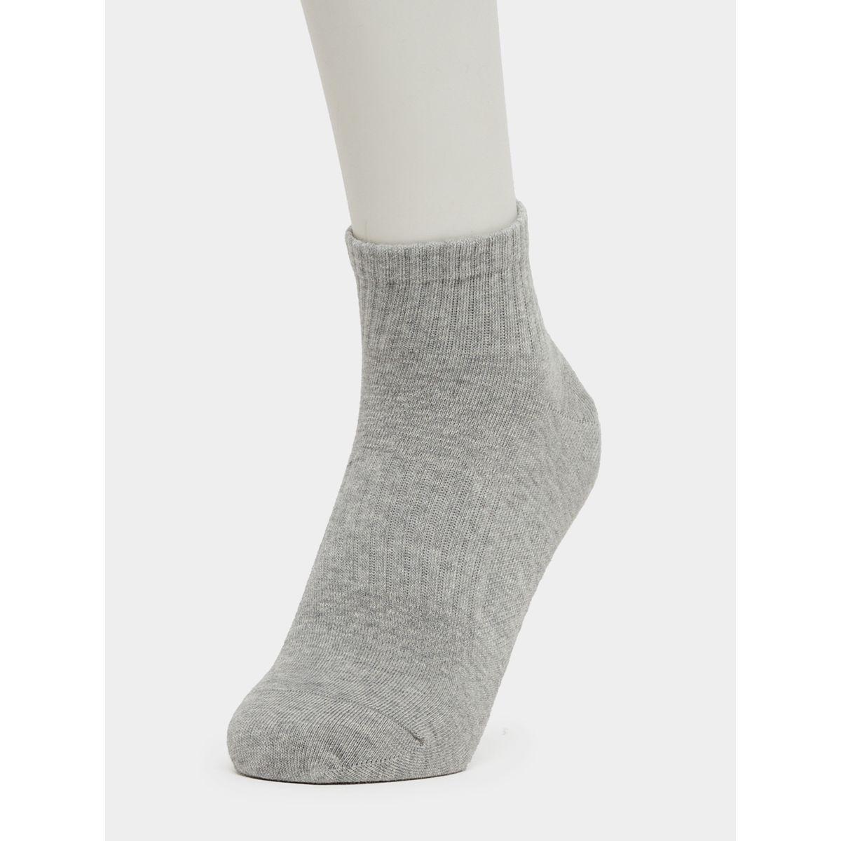 مجموعة من 4 جوارب كاحل مضلعة-men-socks-image-4