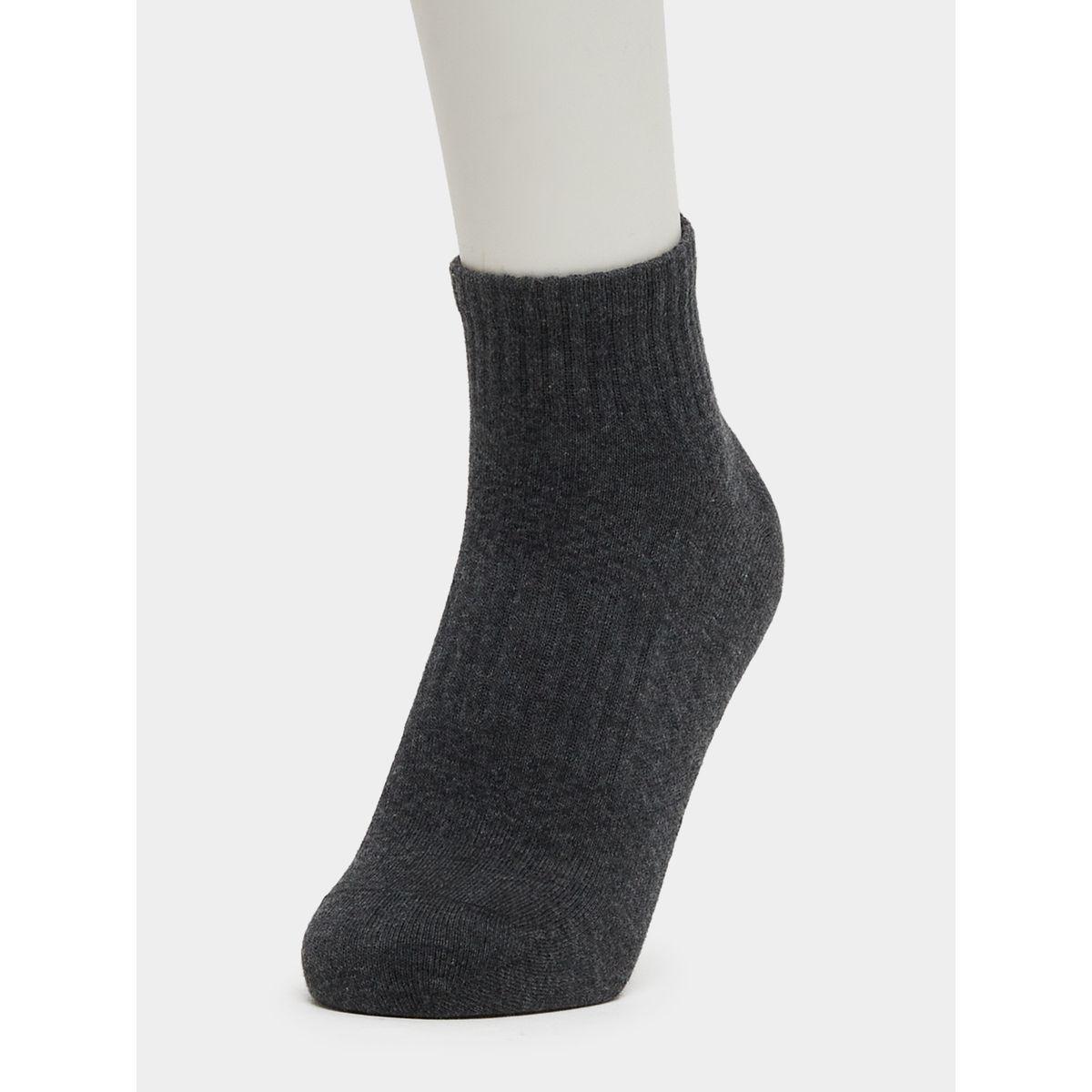 مجموعة من 4 جوارب كاحل مضلعة-men-socks-image-8