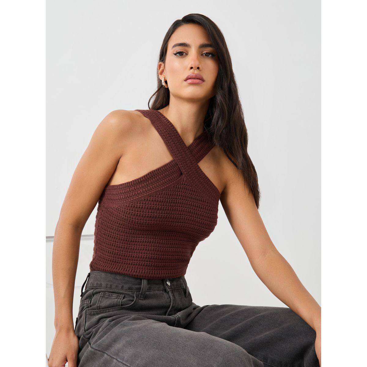 بلوزة بلا أكمام محبوكة بكروشيه وياقة بنمط كروس-women-clothing-tshirts-image-1