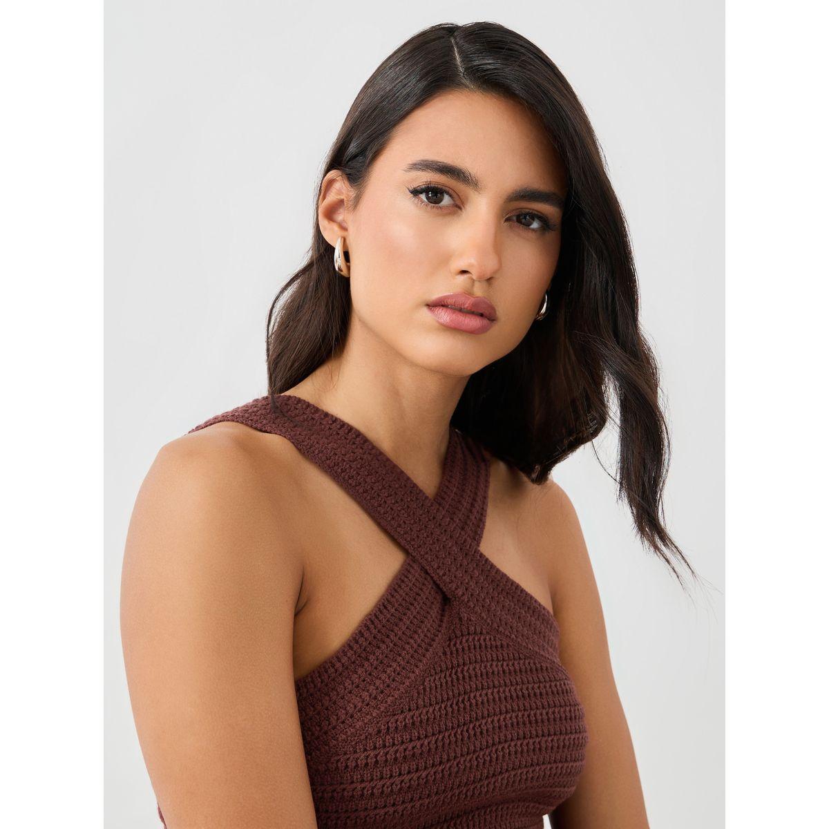 بلوزة بلا أكمام محبوكة بكروشيه وياقة بنمط كروس-women-clothing-tshirts-image-4