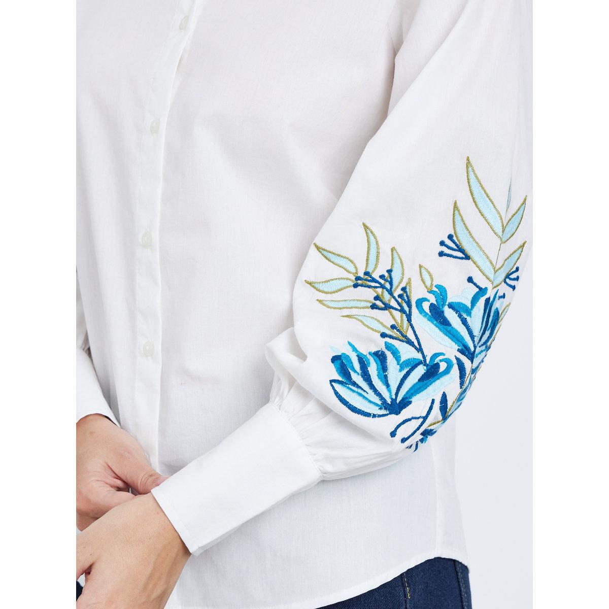 بلوزة بتفاصيل مُطرزة وأكمام طويلة-women-clothing-shirtsandblouses-shirts-image-4