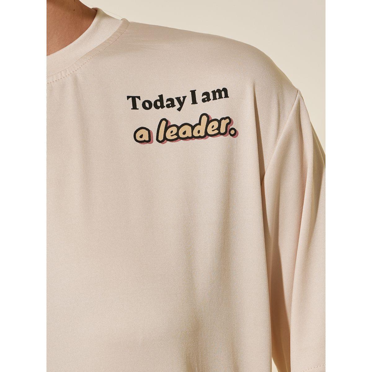 تيشيرت بقصة عادية وطبعة كتابة-women-clothing-tshirts-image-3
