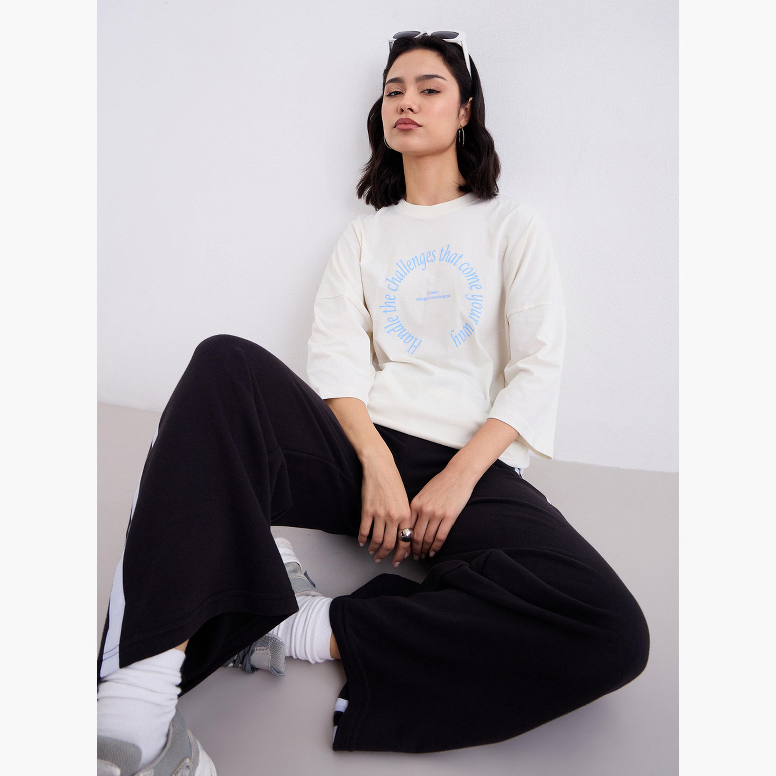 ستايلي - بنطال رياضي واسع الساق مع بشريط جانبي أسود-women-clothing-bottoms-joggers-image-3
