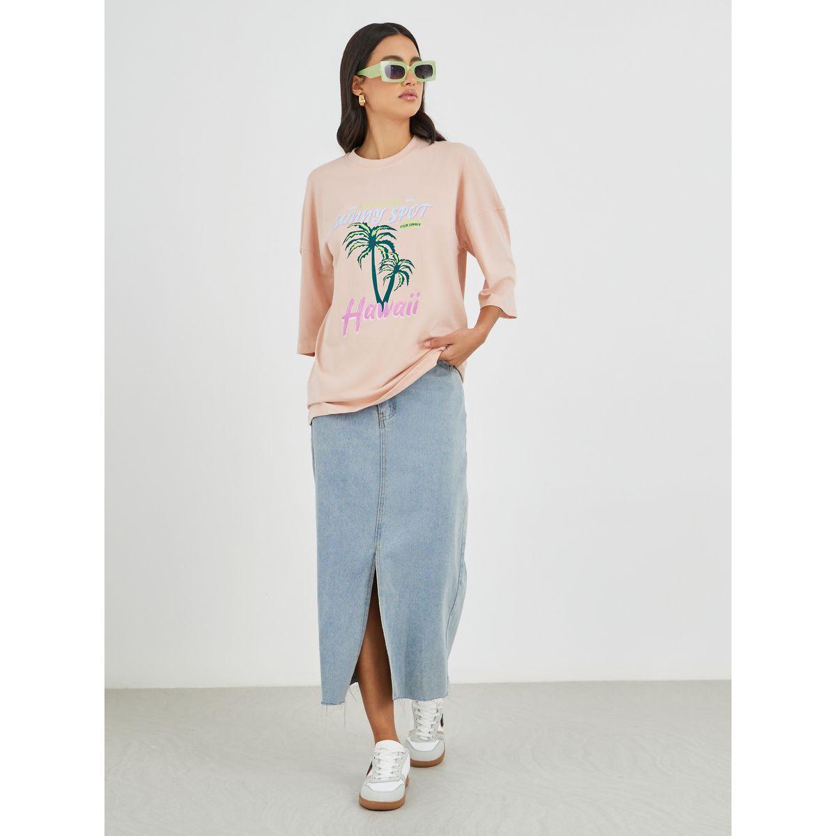 تيشيرت فضفاض بطبعة جرافيك وأكتاف مبالغ فيها-women-clothing-tshirts-image-2