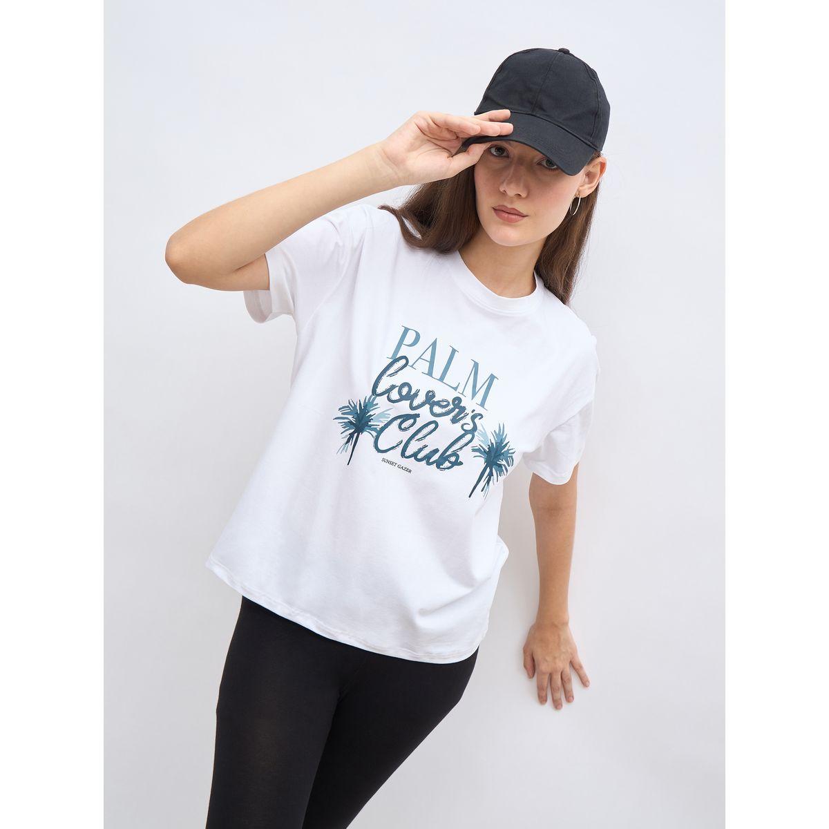 تيشيرت بقصة عادية وطبعة جرافيك-women-clothing-tshirts-image-6