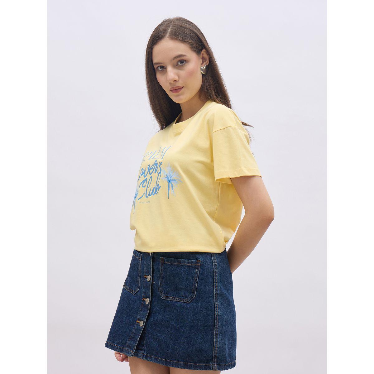 تيشيرت بقصة عادية وطبعة جرافيك-women-clothing-tshirts-image-3