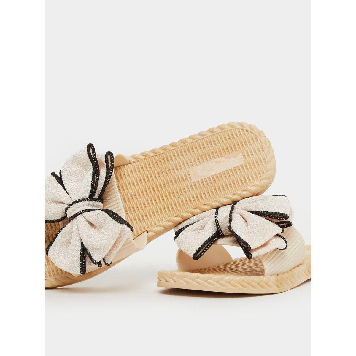 شبشب بمقدمة مفتوحة وربطة فيونكة-women-shoes-sandals-flats-image-3
