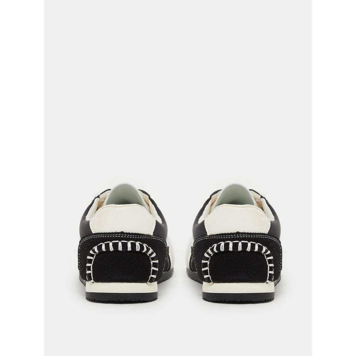 حذاء سنيكرز بنمط كتل الالوان ورباط غلق-women-shoes-sneakers-image-5