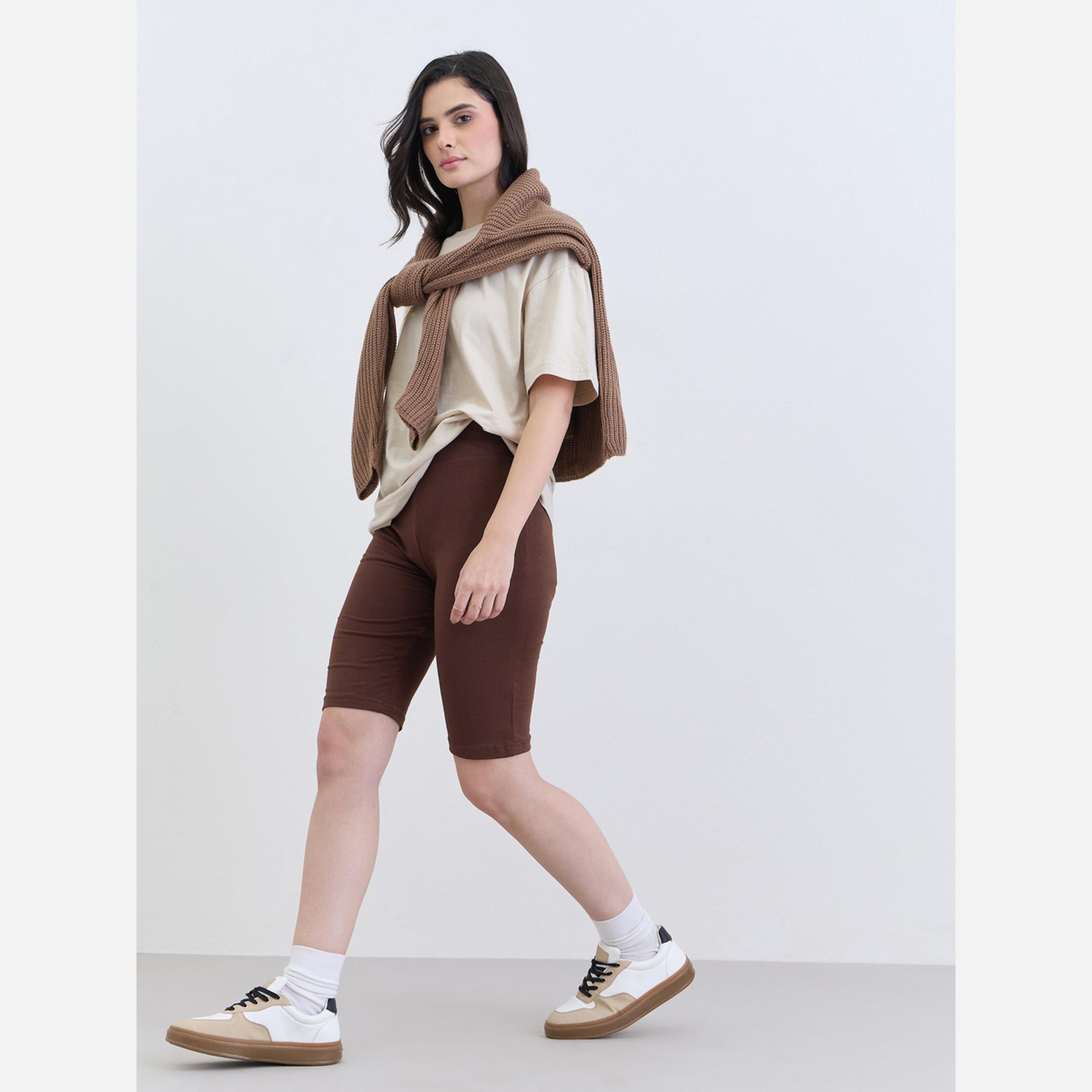 ستايلي - شورت رياضي نسائي لون بني بخصر متقاطع-women-clothing-bottoms-shorts-image-2